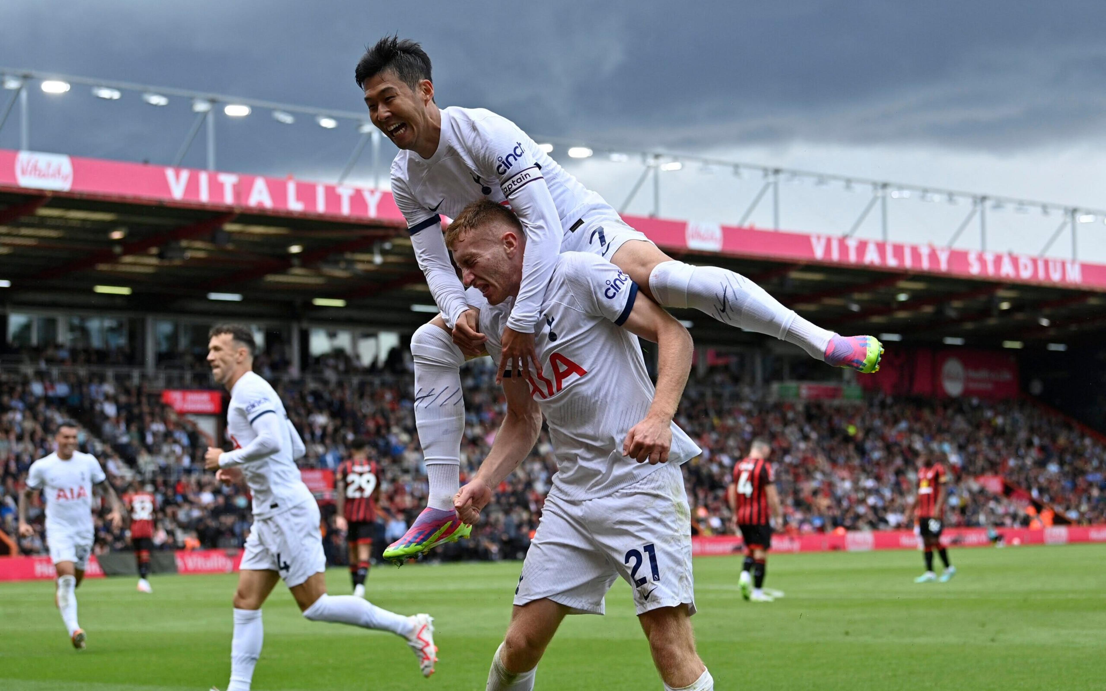 Copa da Liga Inglesa: onde assistir Fulham x Tottenham e Wrexham x Bradford City