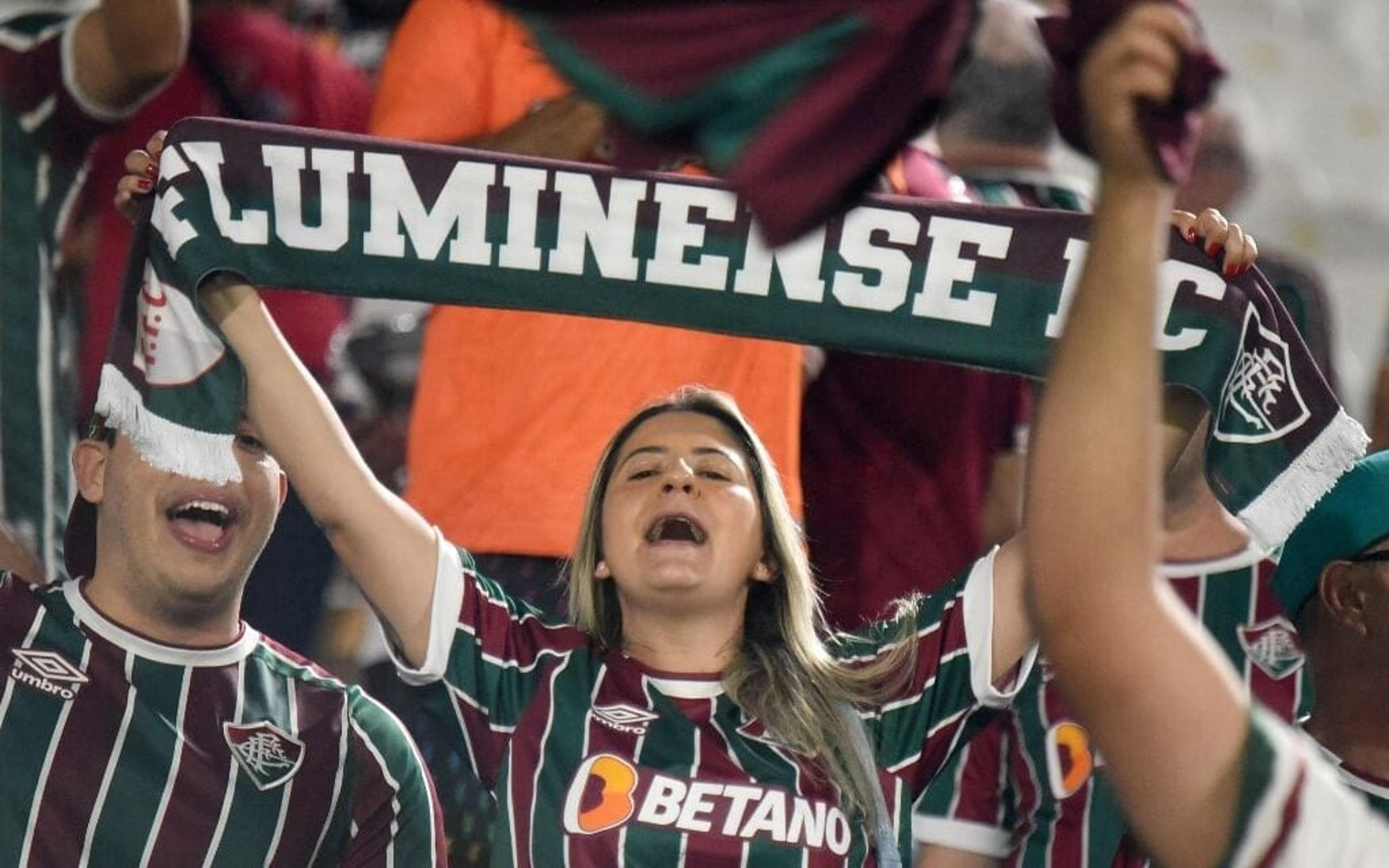 Ônibus com torcedores do Fluminense é apedrejado antes do jogo contra o Olimpia