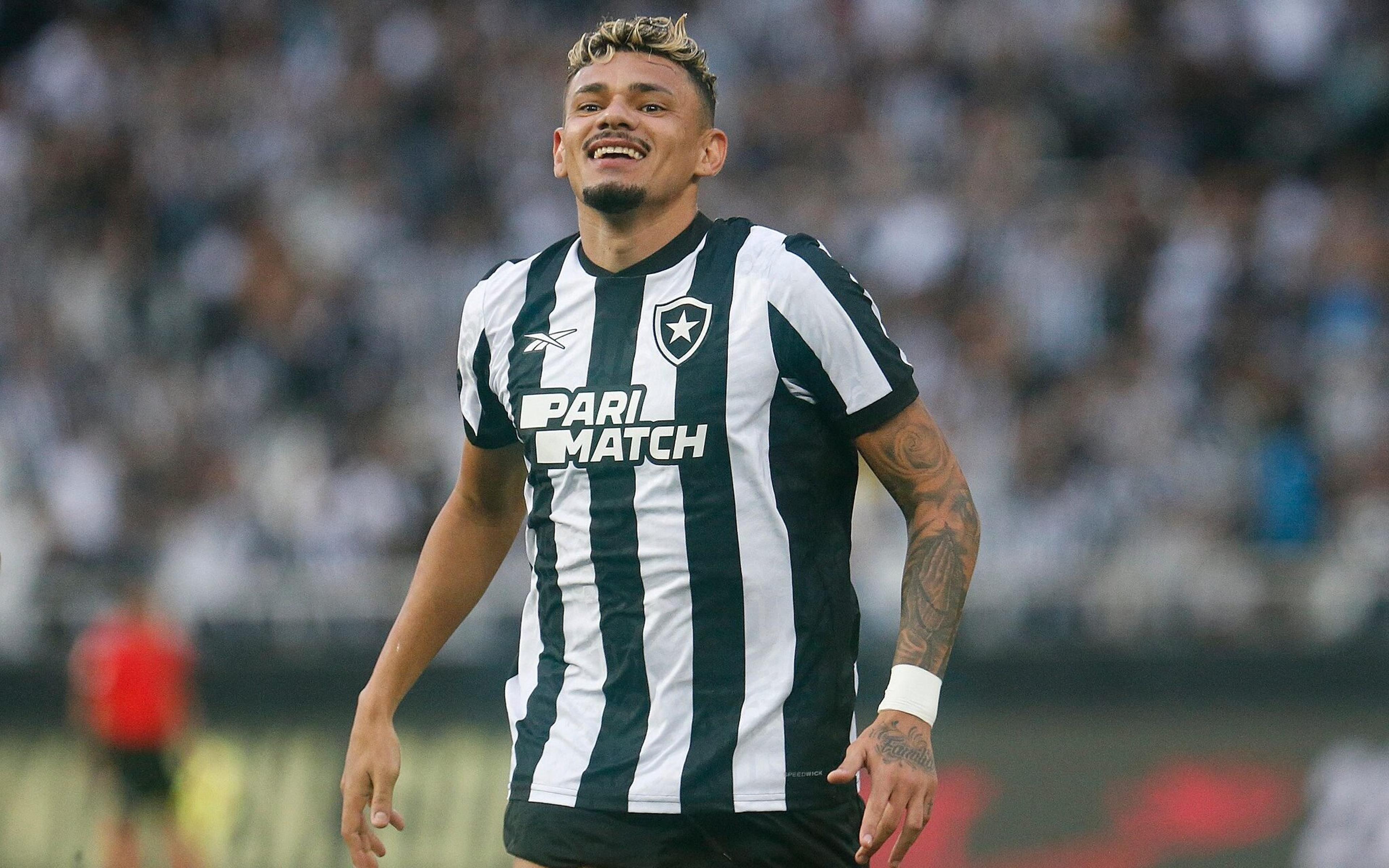 Qual é a origem do apelido de Tiquinho, artilheiro do Botafogo?