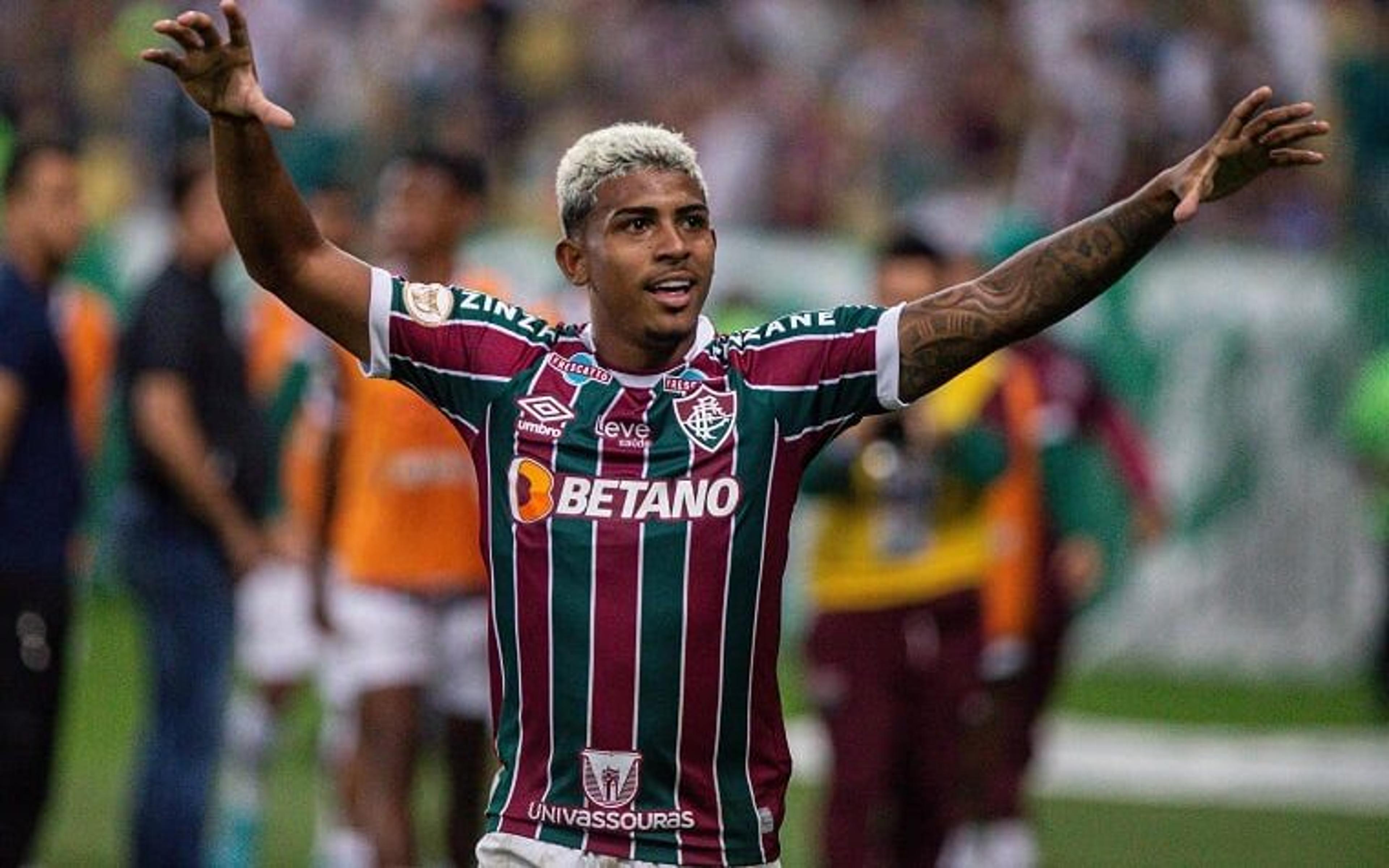 John Kennedy tem a chance de aproveitar jogo do Fluminense às vésperas da Libertadores e busca vaga como titular