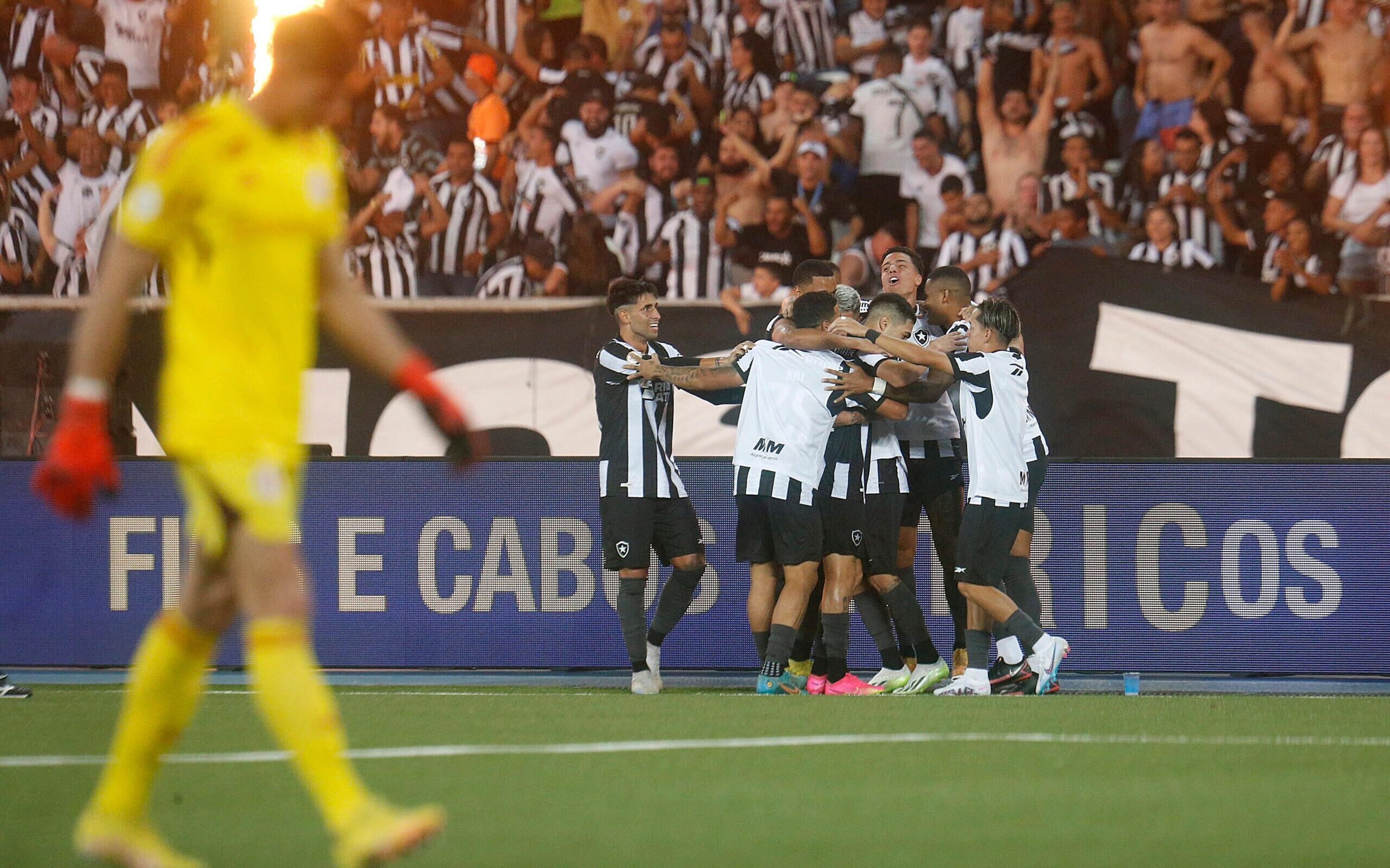 De virada, Botafogo vence o Internacional pelo Brasileirão; veja o resultado