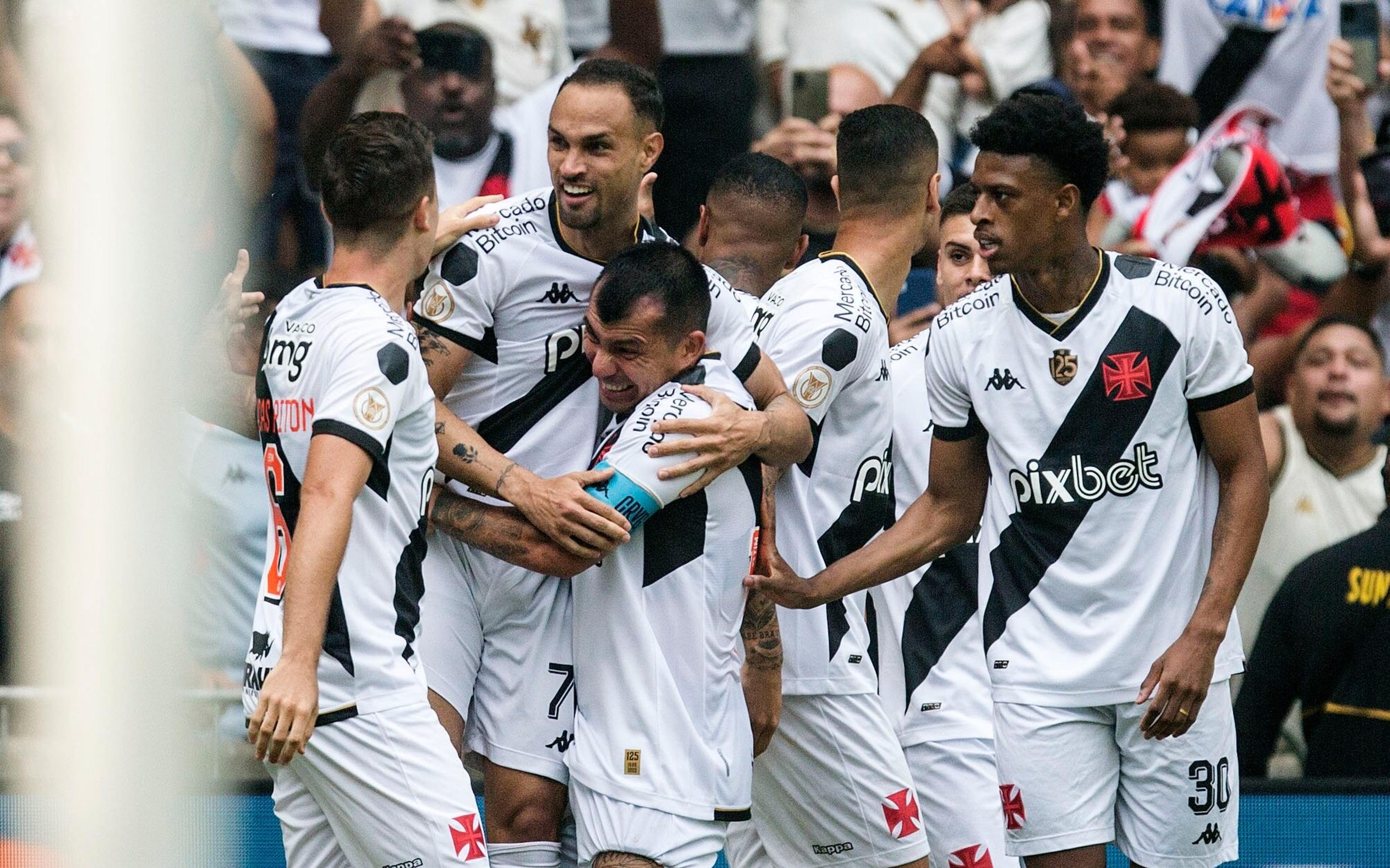 Vasco marca no início, segura o Atlético-MG e vence no Maracanã no reencontro com a torcida