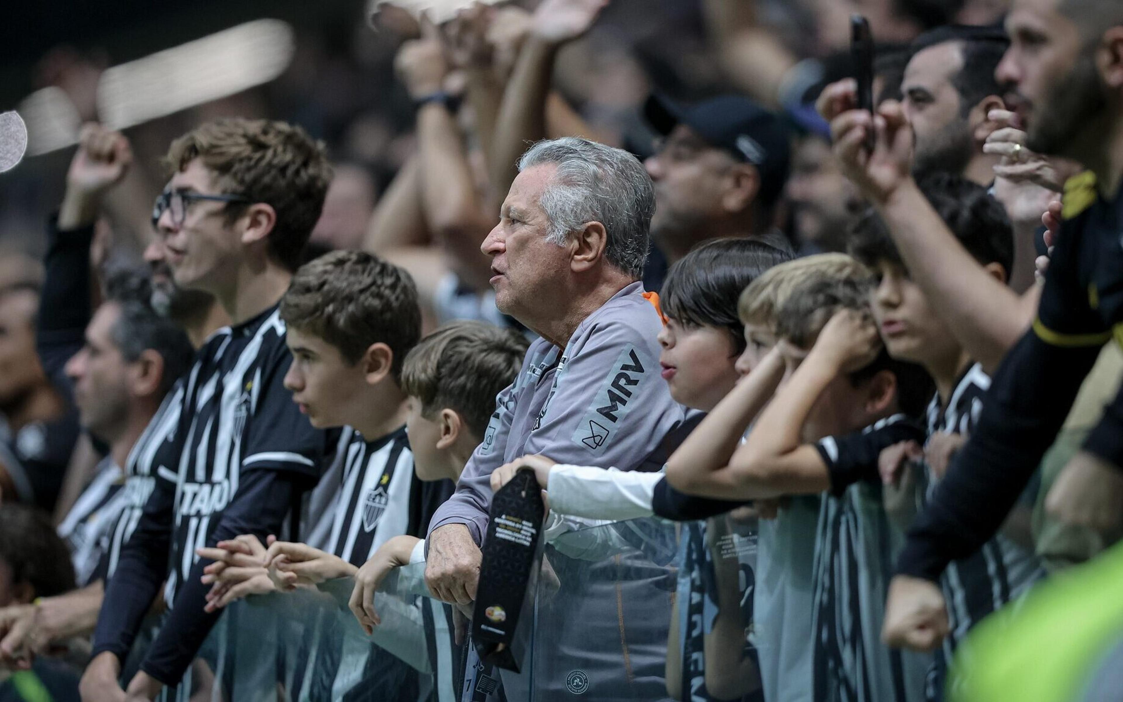 Falhas na internet e pontos cegos: Como foi a experiência da torcida na Arena MRV