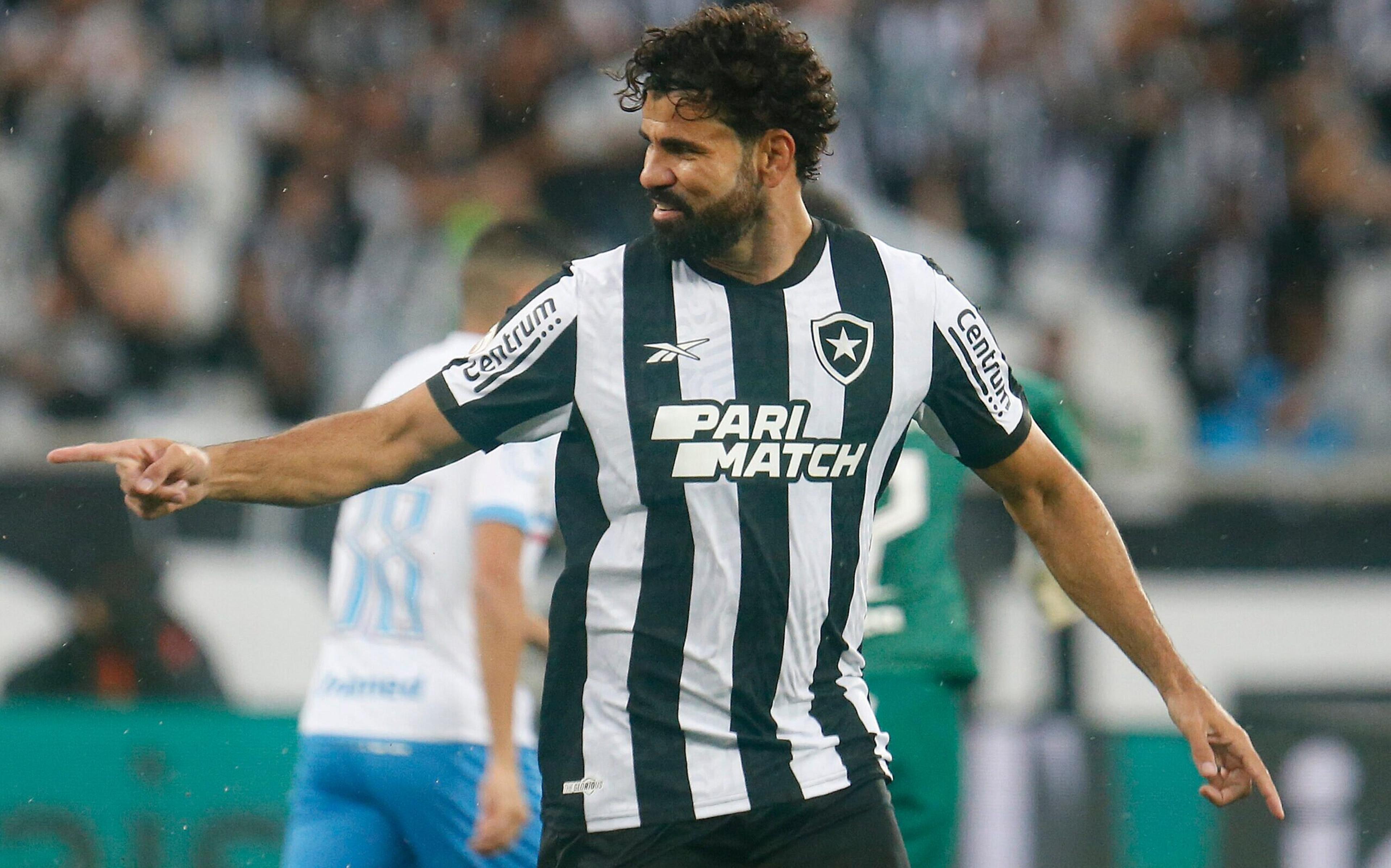 Diego Costa se apresenta no Botafogo com dois gols e prova ser um reserva de luxo para Tiquinho Soares