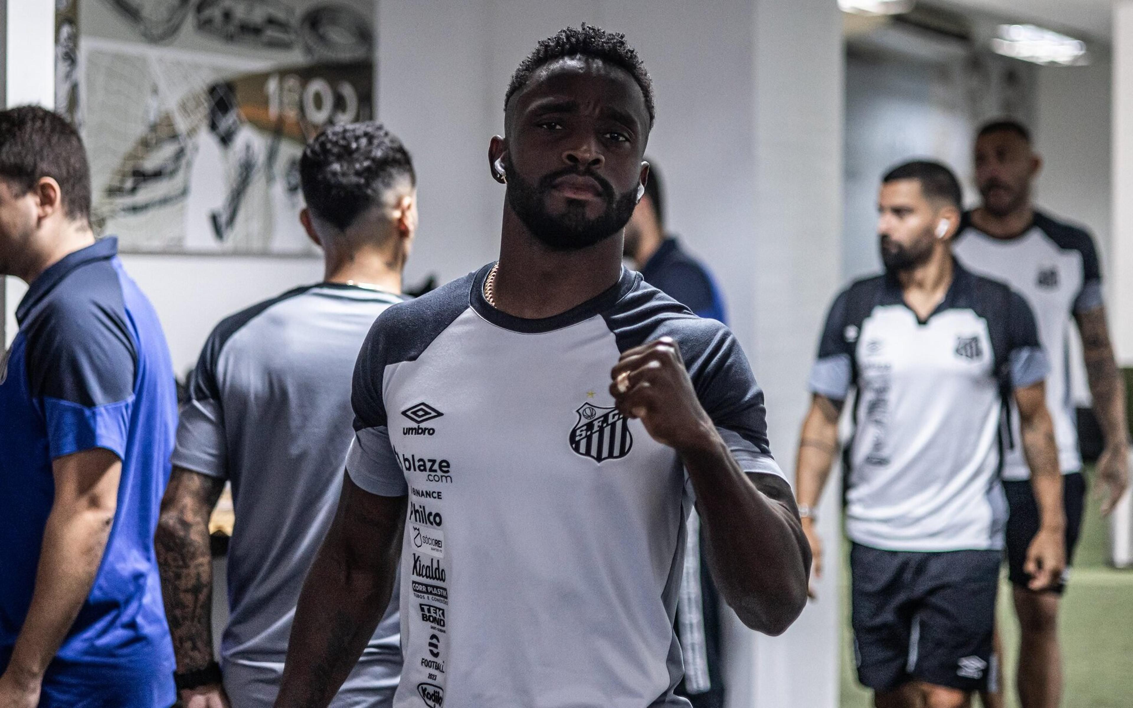 Mendoza corre a 36 km/h na vitória do Santos sobre o Grêmio e supera Vini Jr. e Haaland em ranking