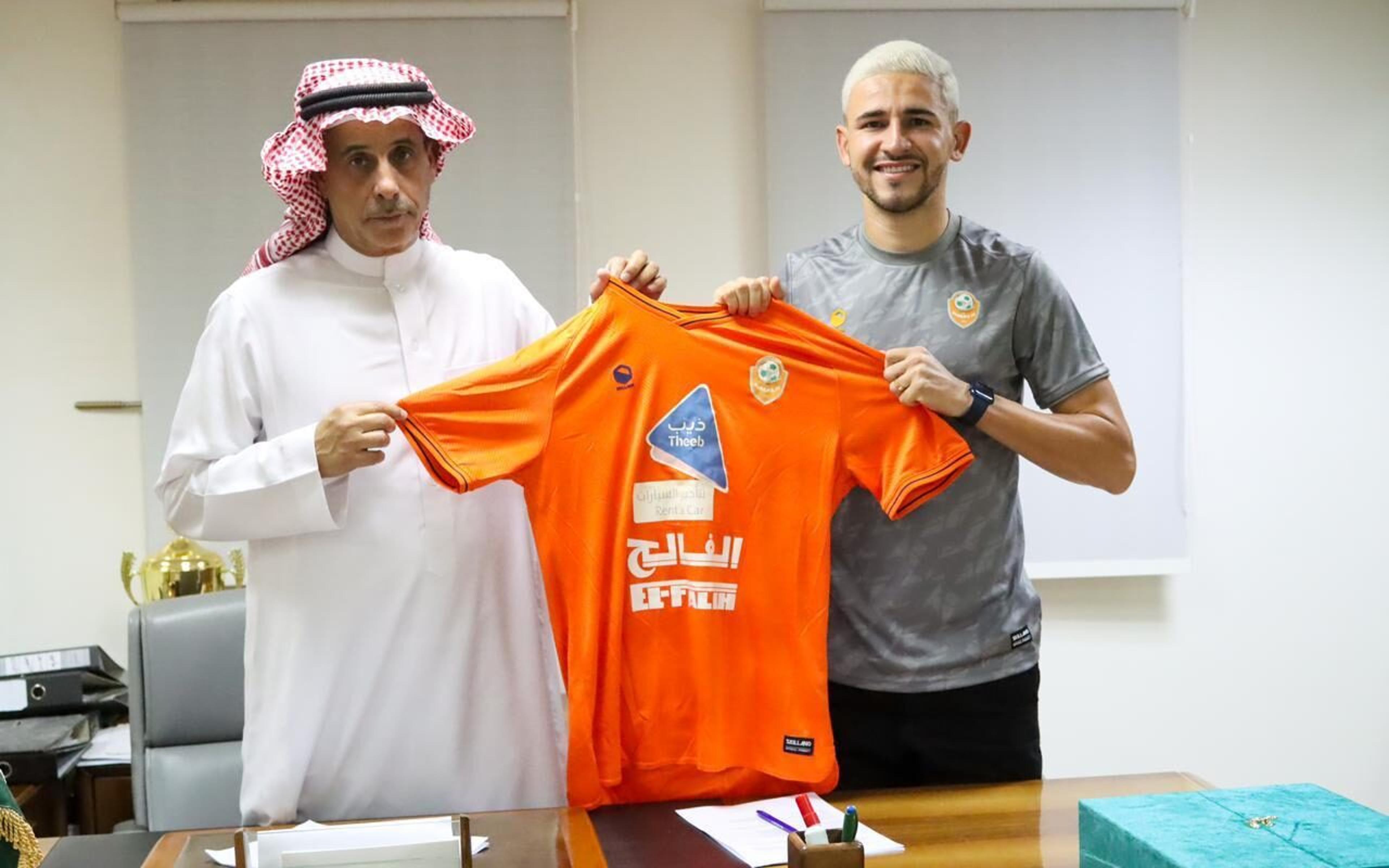 Atacante Capixaba acerta com equipe da Arábia Saudita e celebra: ‘Muito feliz’