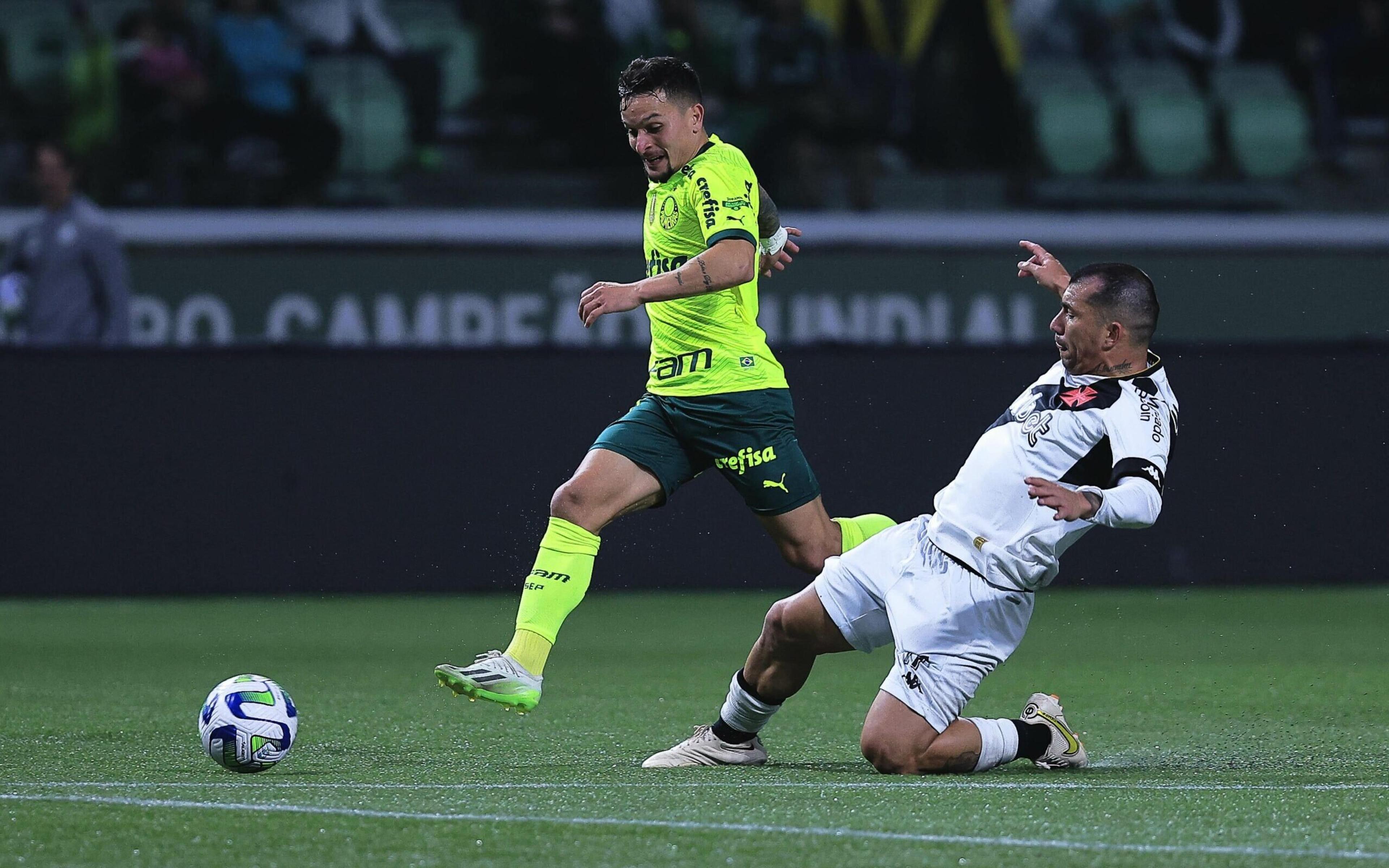 Arnaldo Cezar Coelho cobra CBF por decisão do VAR em gol anulado do Vasco: ‘Difícil me convencer’