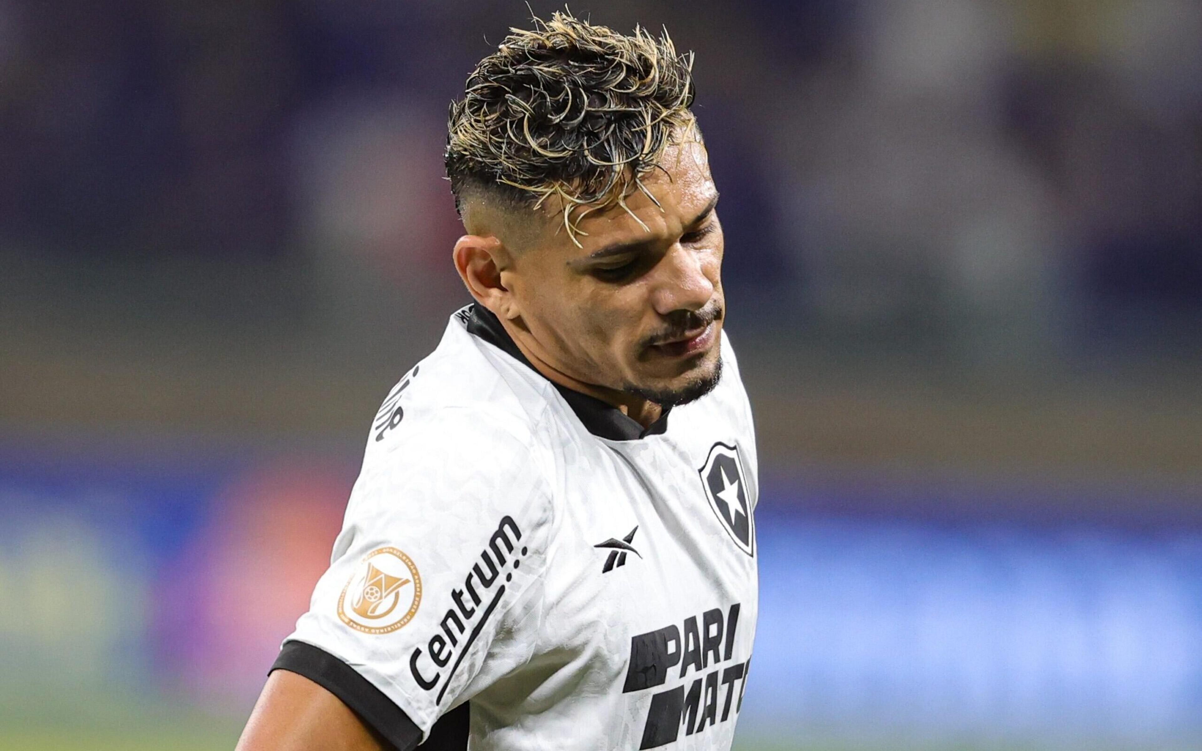 Botafogo: veja em quais partidas Tiquinho Soares deve ser baixa para o time