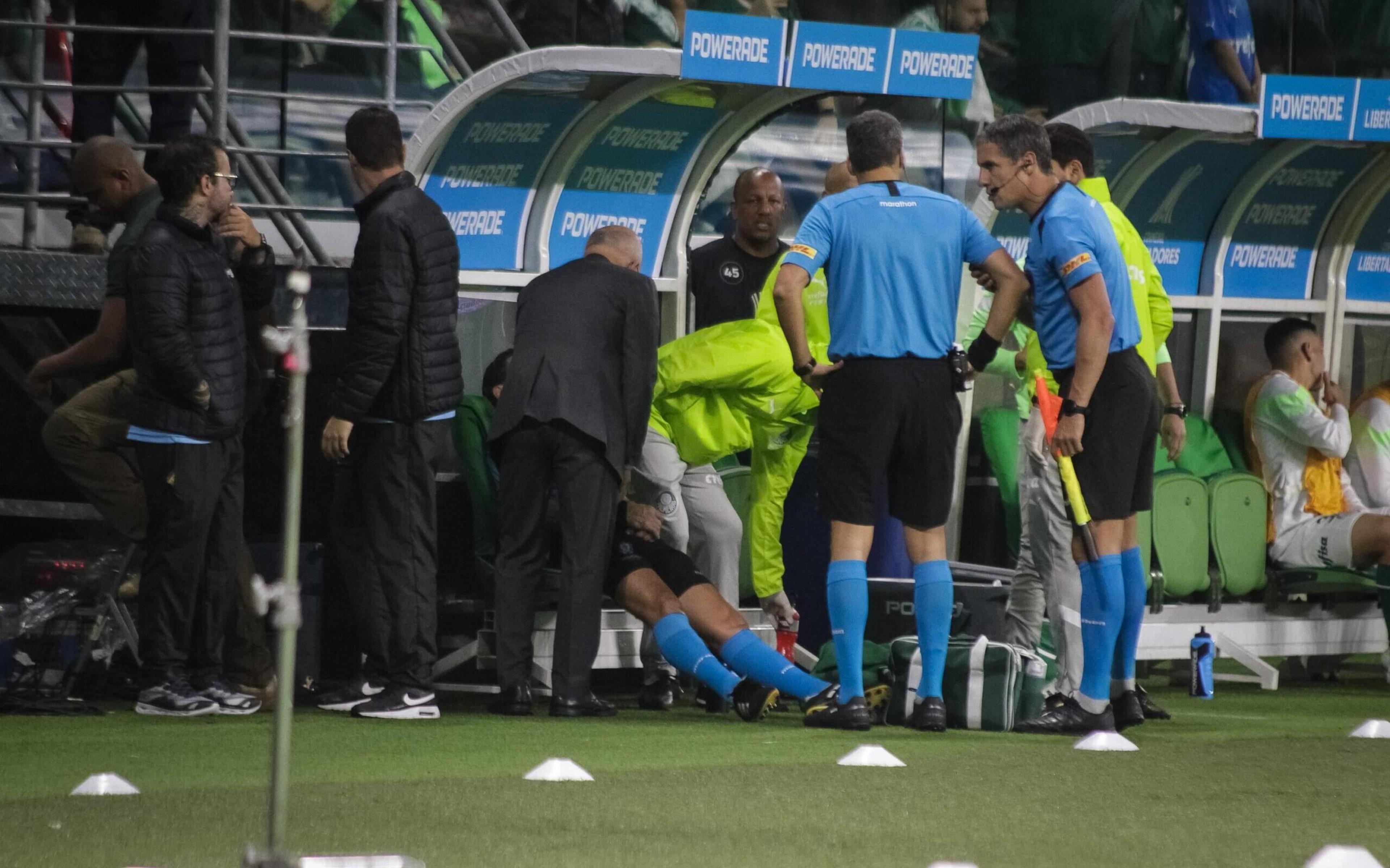 Bandeirinha passa mal e atrasa início de partida entre Palmeiras e Atlético-MG pela Libertadores