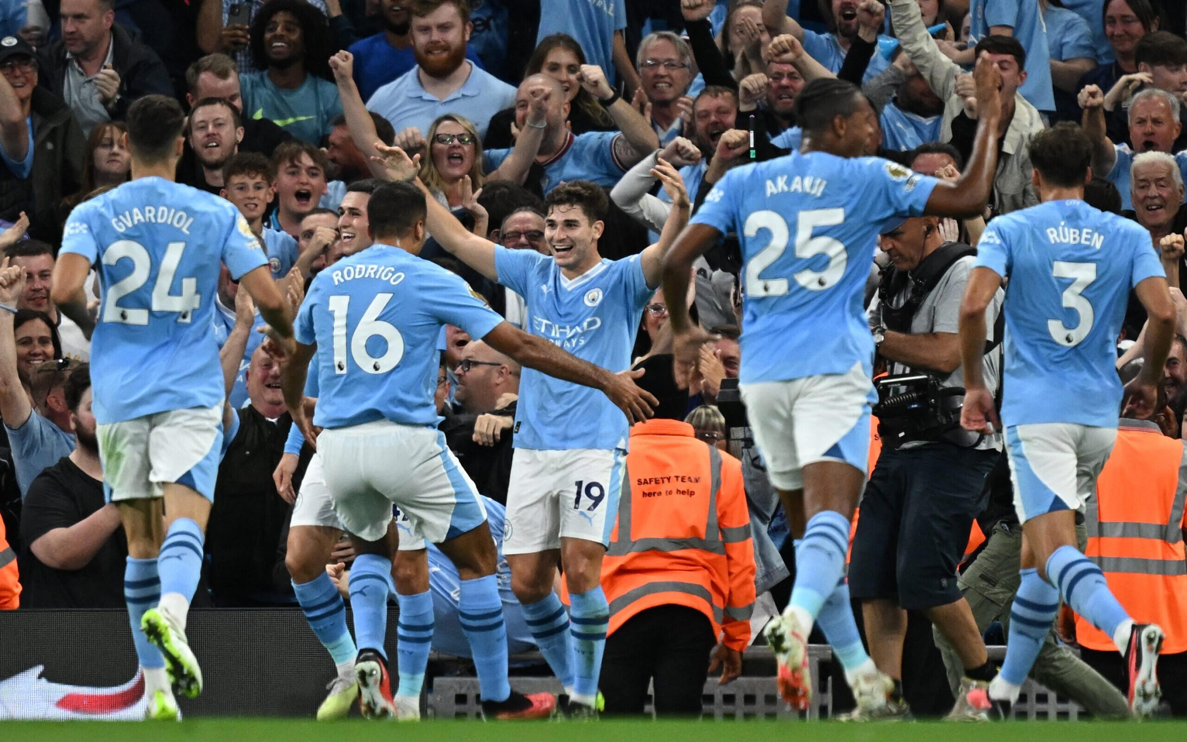 Com gol de Julián Álvarez, Manchester City vence Newcastle em casa pela Premier League