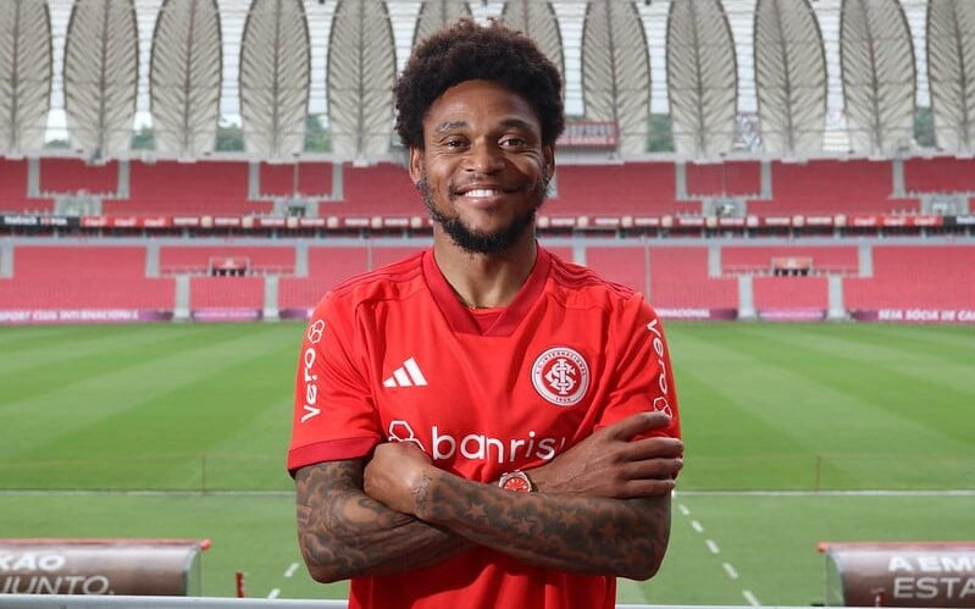 ‘Fala, Jogadô’: Atacante do Internacional, Luiz Adriano fala sobre racismo no Shakhtar e passagem pelo Palmeiras; veja mais