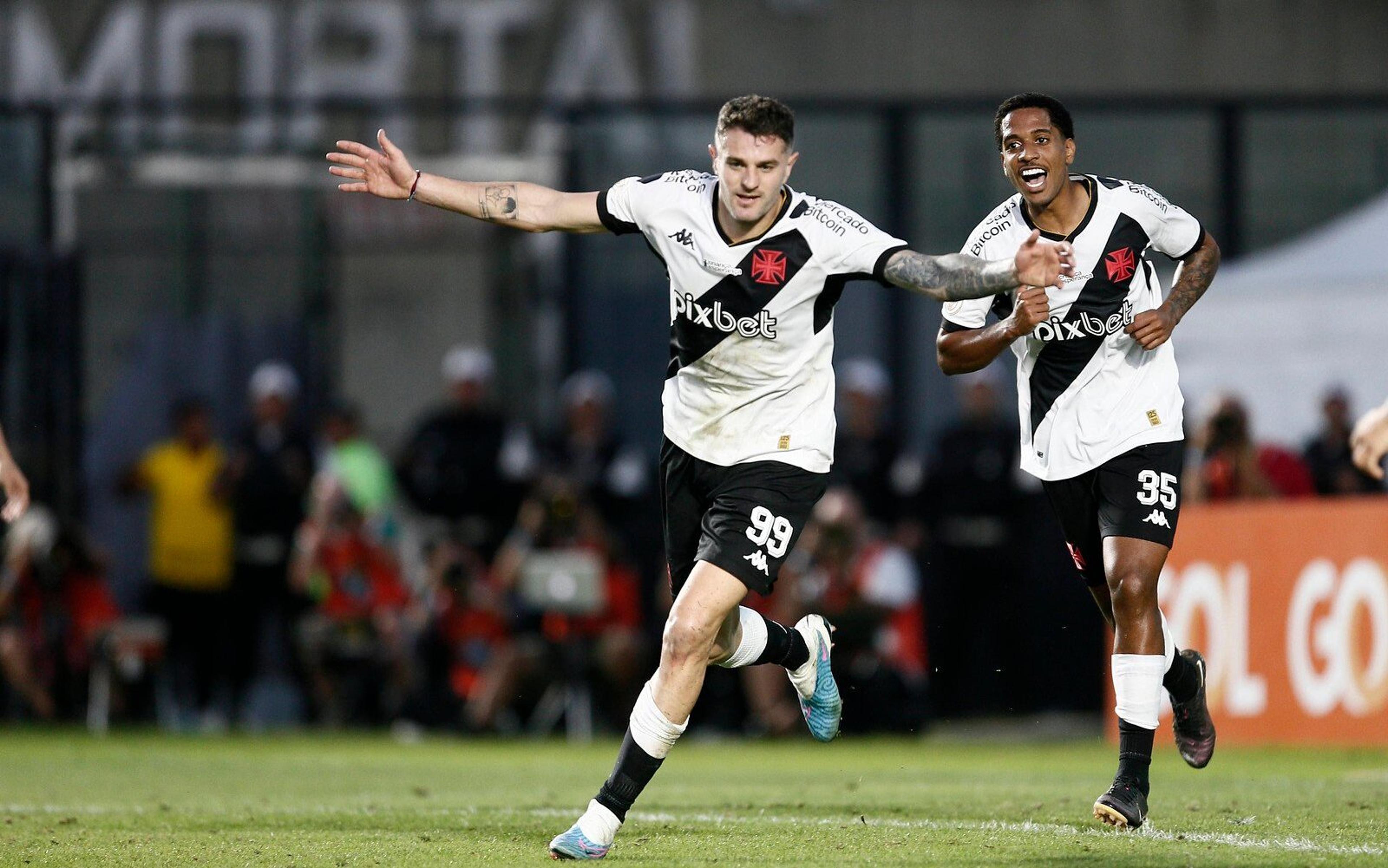 Com gol de Vegetti, Vasco vence o Grêmio e conquista a primeira vitória em São Januário no Brasileirão