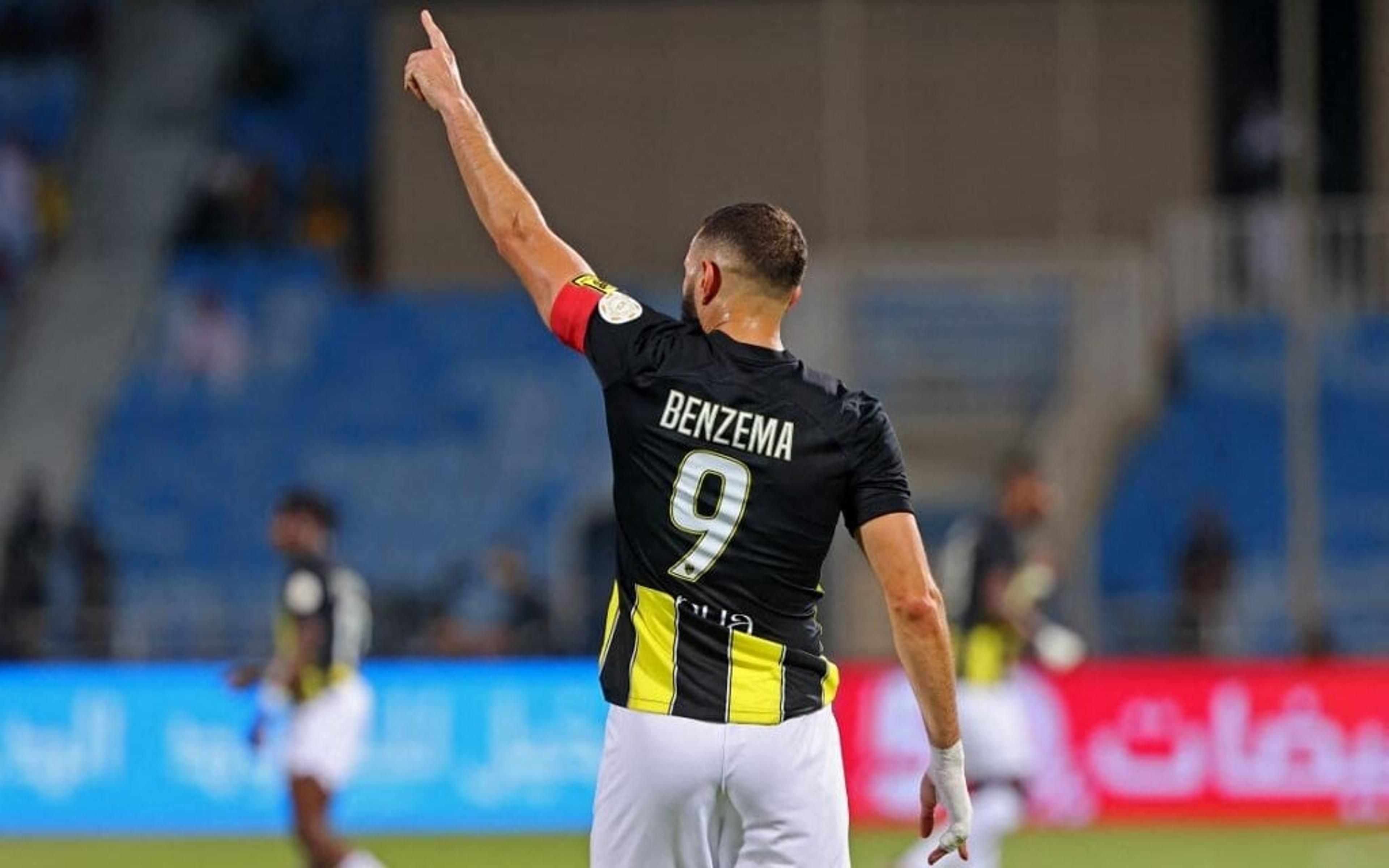 Benzema decide no segundo tempo, e Al-Ittihad vence Al-Okhdood pelo Campeonato Saudita