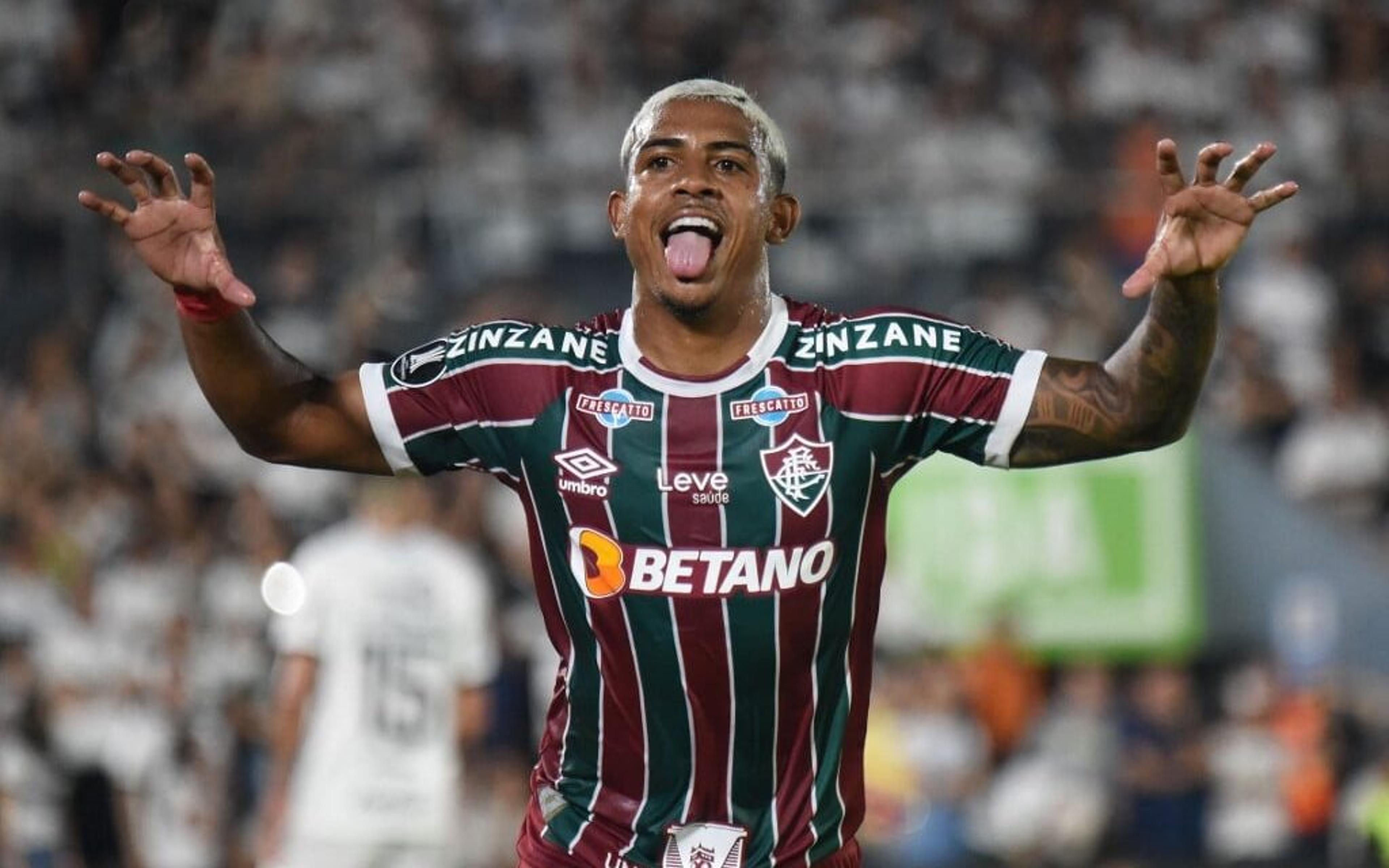 Fluminense informa que John Kennedy sofreu fissura na mão esquerda