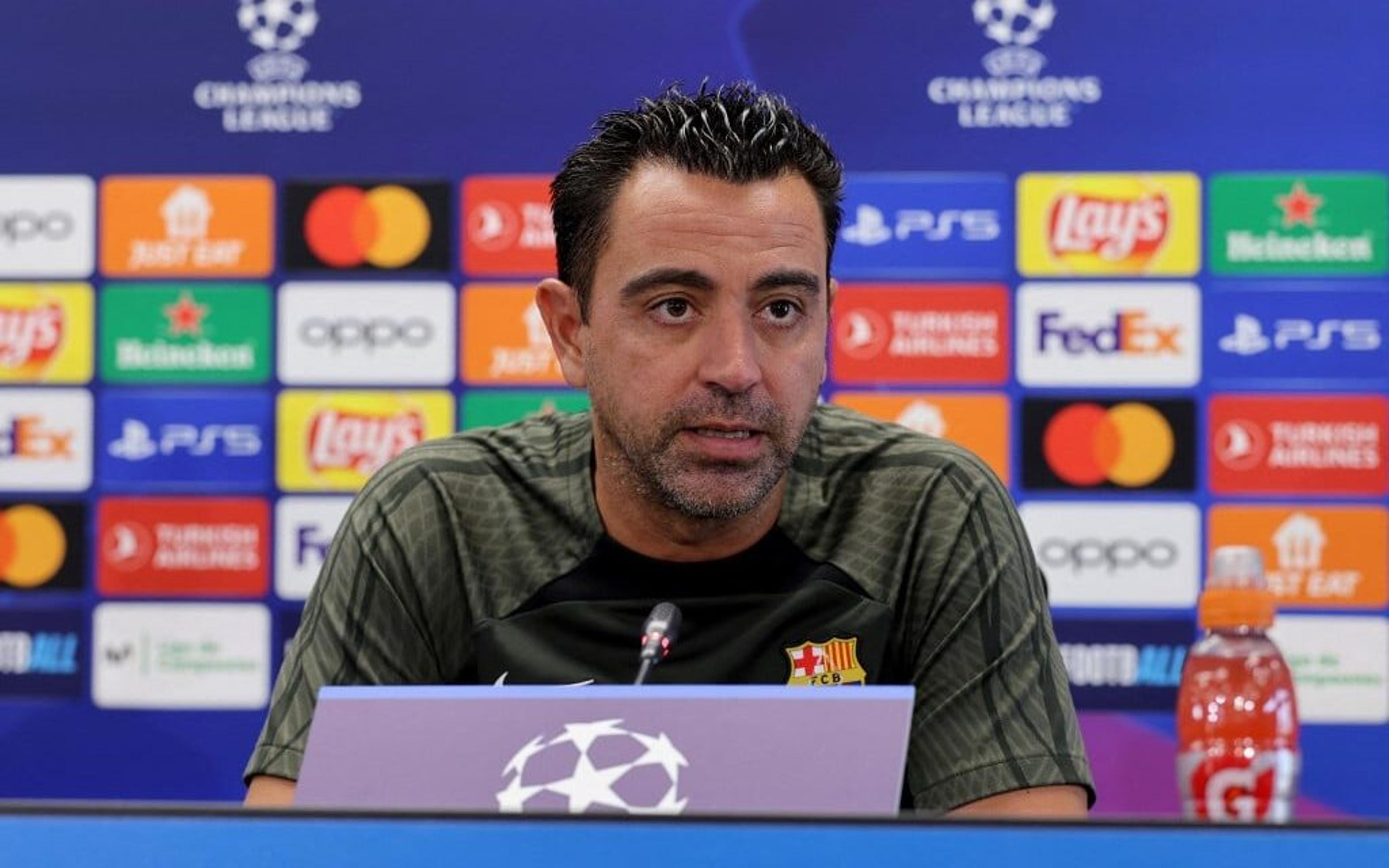 Em coletiva, Xavi fala sobre expectativas do Barcelona na Champions: ‘É o cenário perfeito’