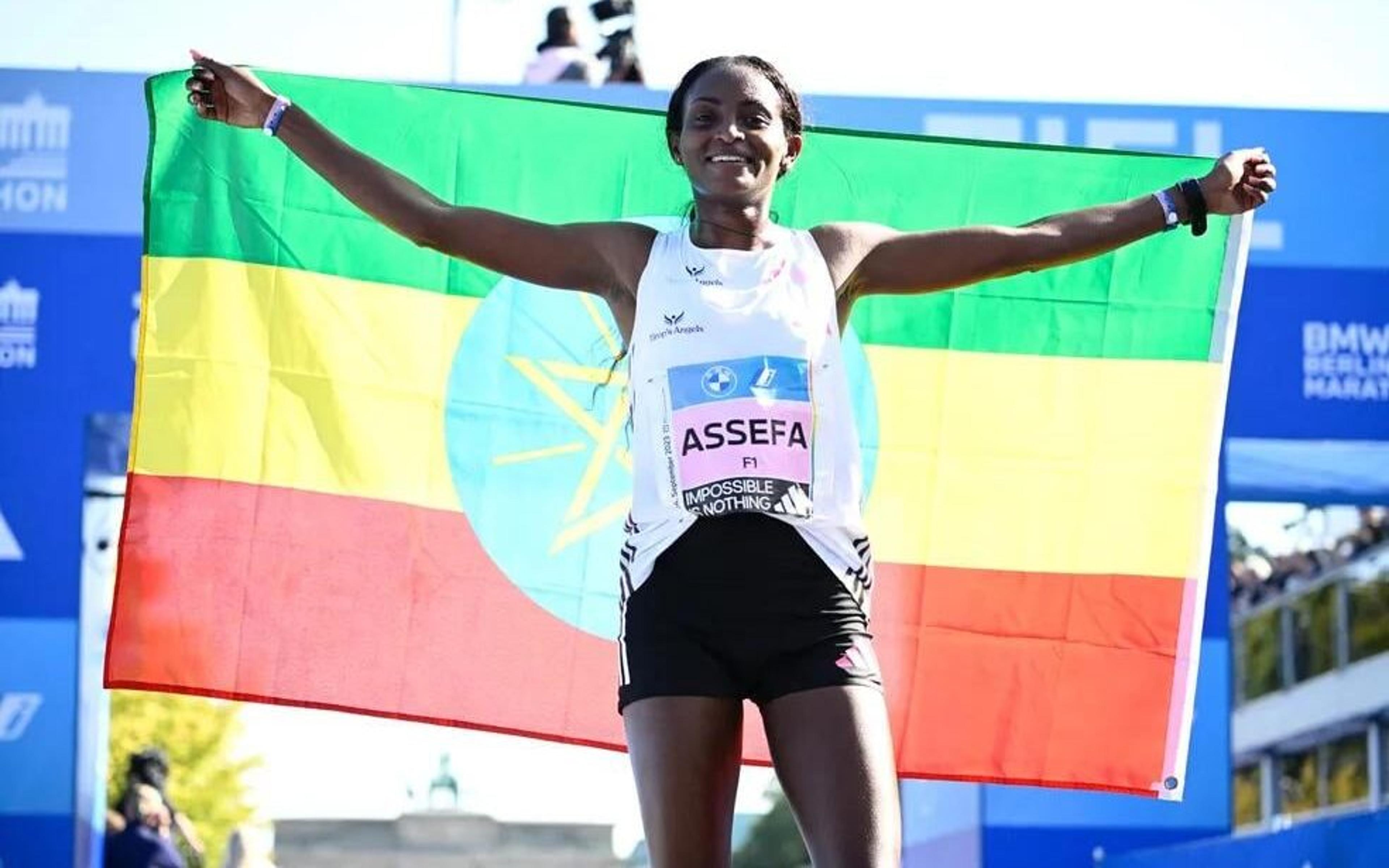 Tigst Assefa quebra o recorde mundial da maratona