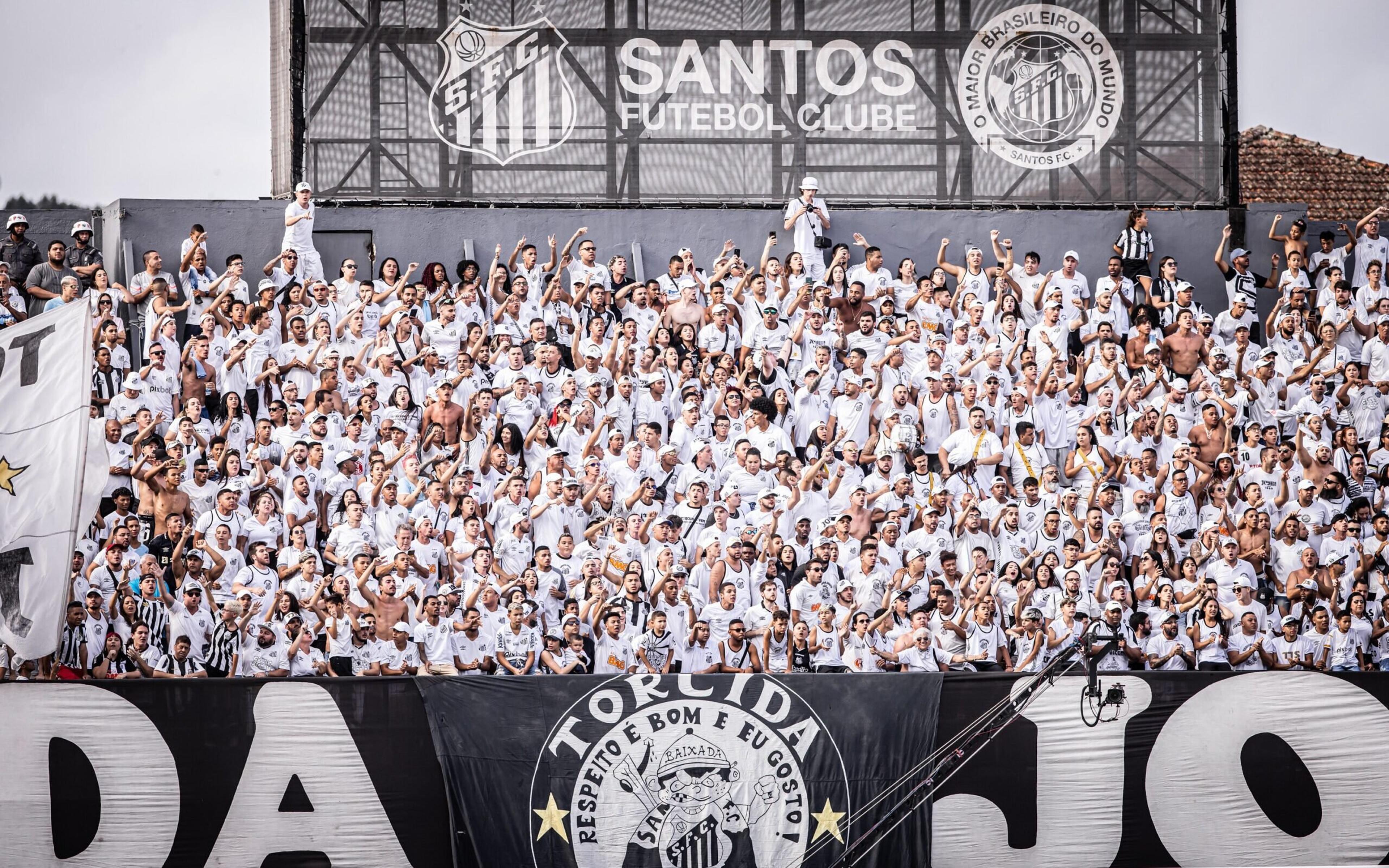 Torcida do Santos ‘compra’ luta contra o rebaixamento e esgota ingressos de jogo com o Vasco