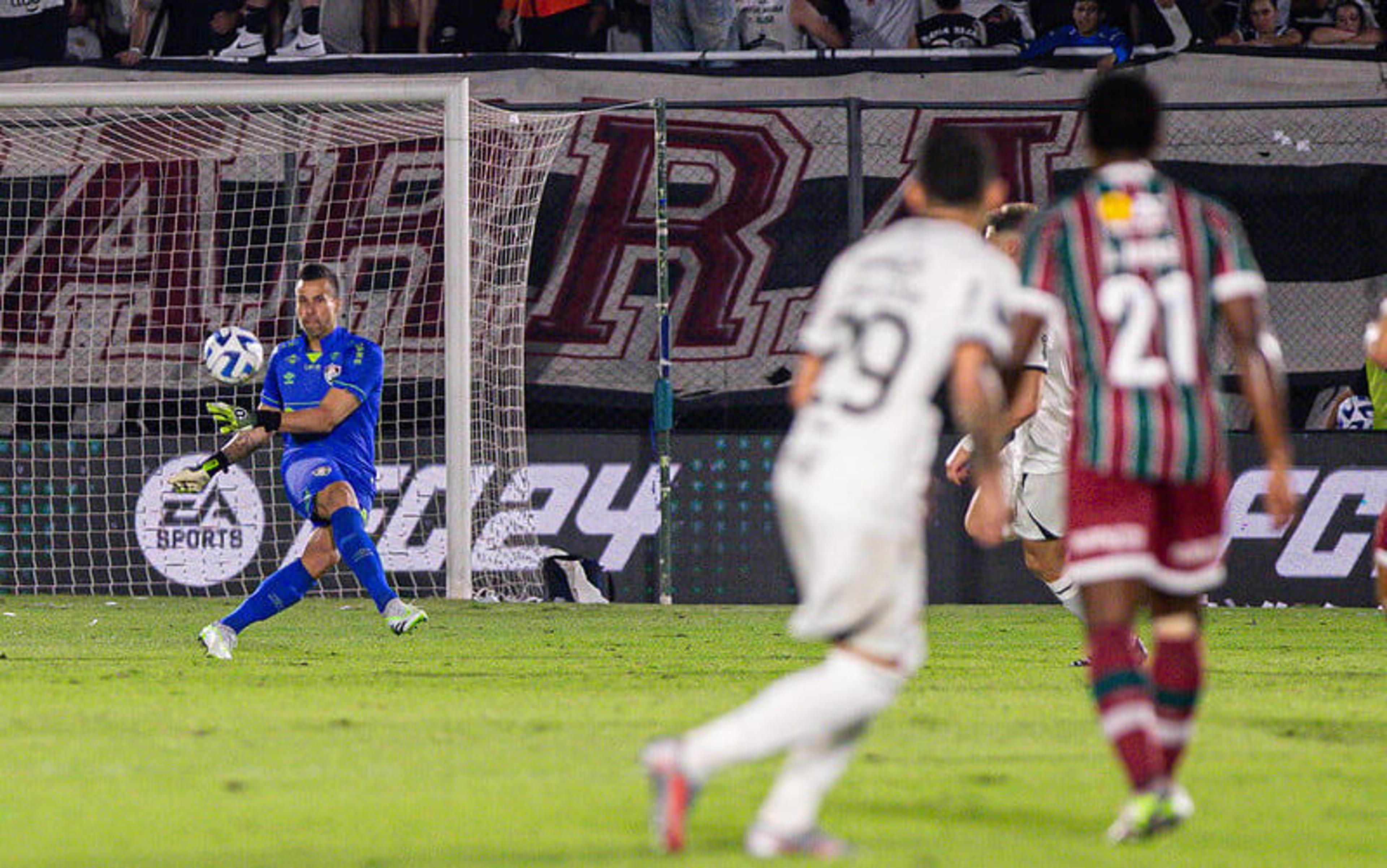 Fábio revela estratégia de jogo do Fluminense para vencer o Olimpia no Defensores del Chaco