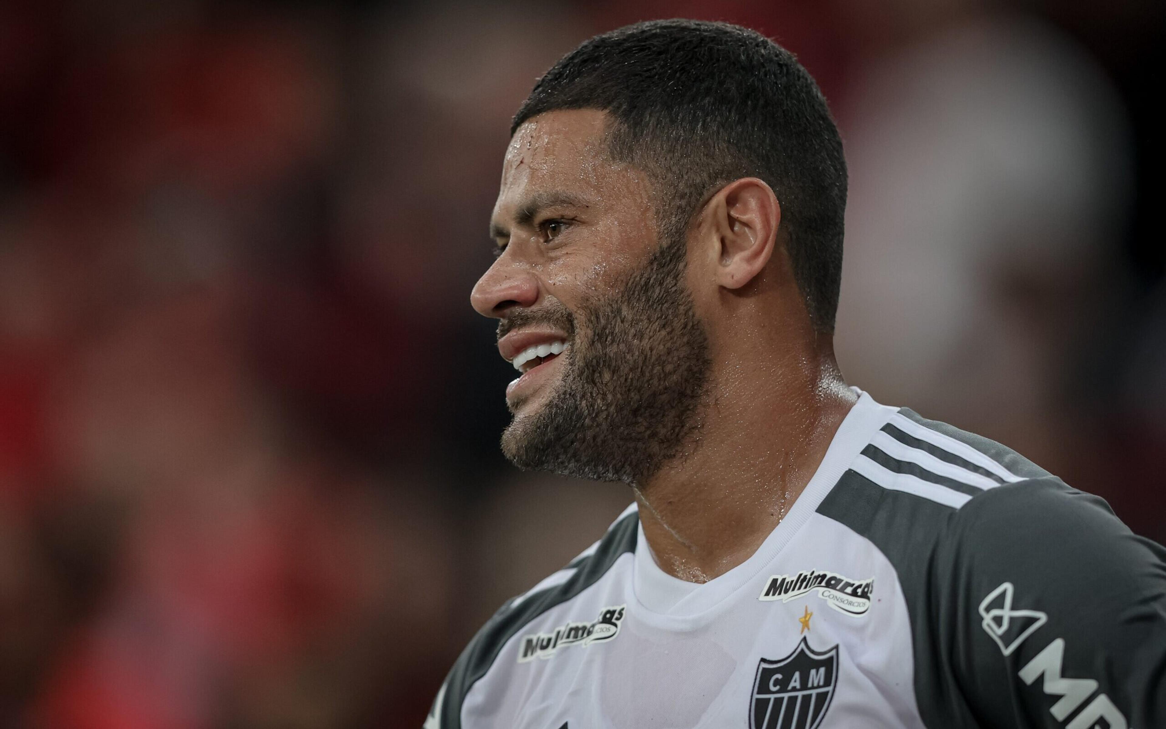 Hulk entra em campo com problemas estomacais e ficará fora do próximo jogo do Atlético-MG