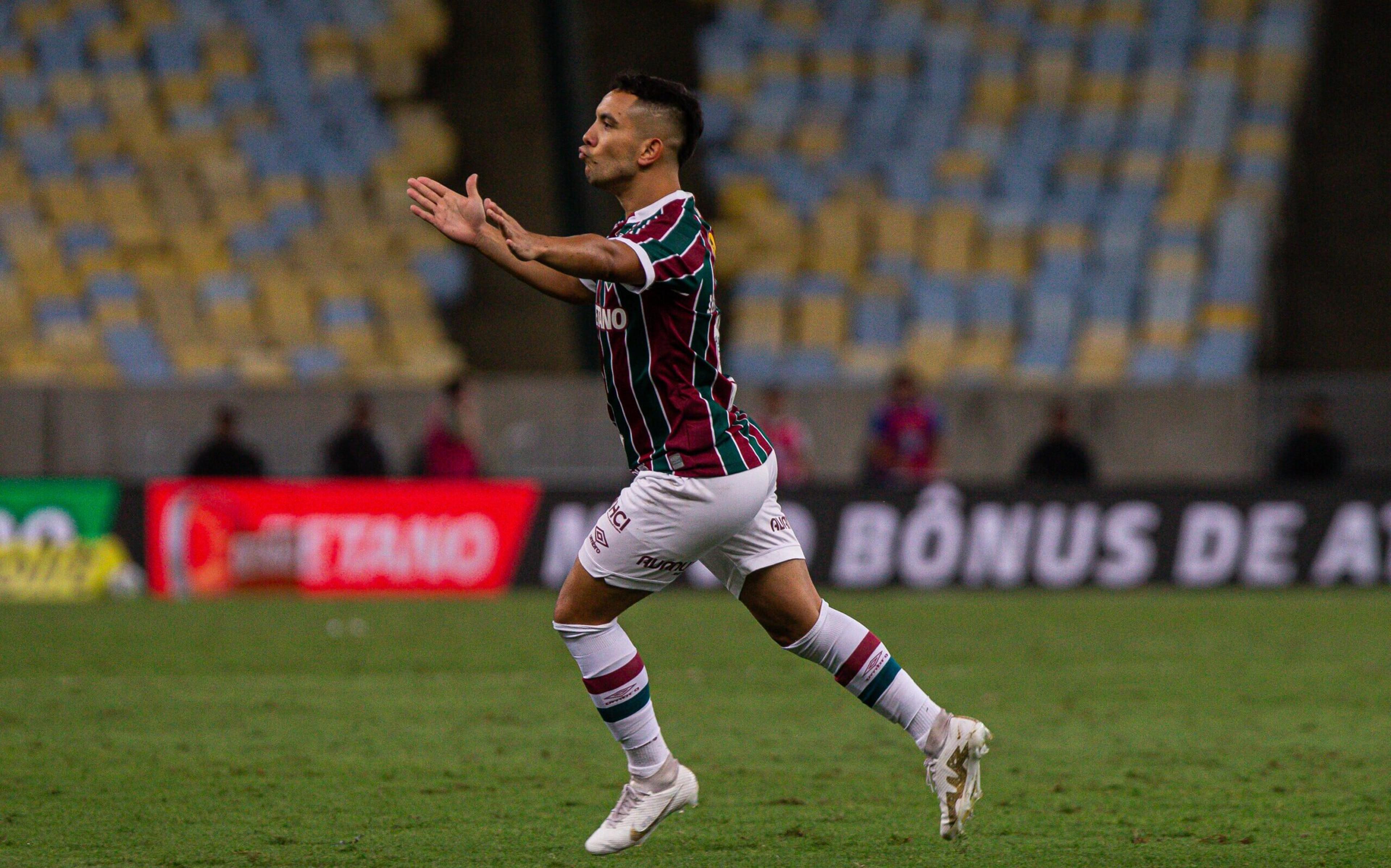 Fluminense: Leo Fernández revela segredo da batida de falta perfeita e ranqueia golaço: ‘Top 5’