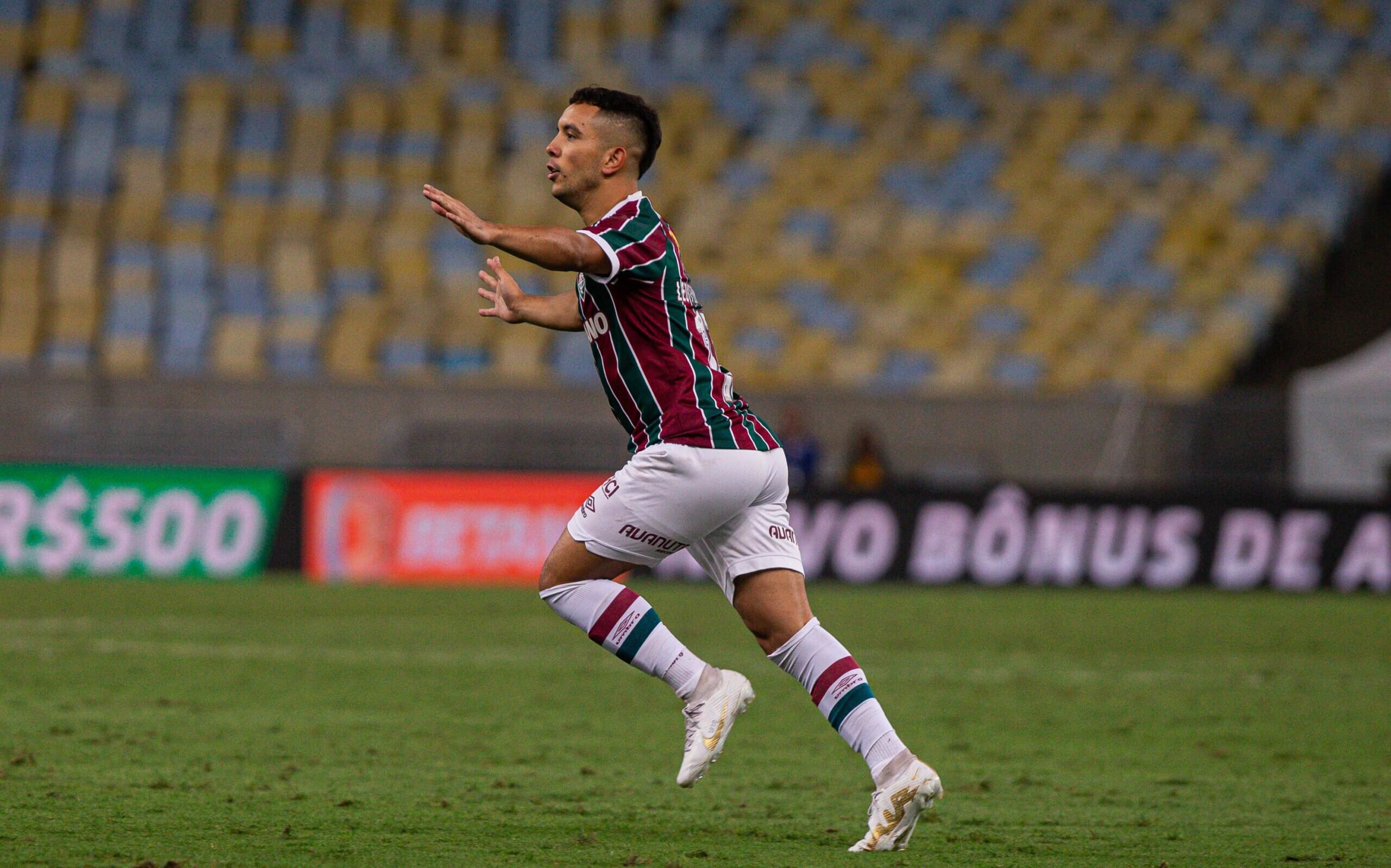 Leo Fernández encerra jejum de gols de falta do Fluminense; meia é visto como especialista por Fernando Diniz