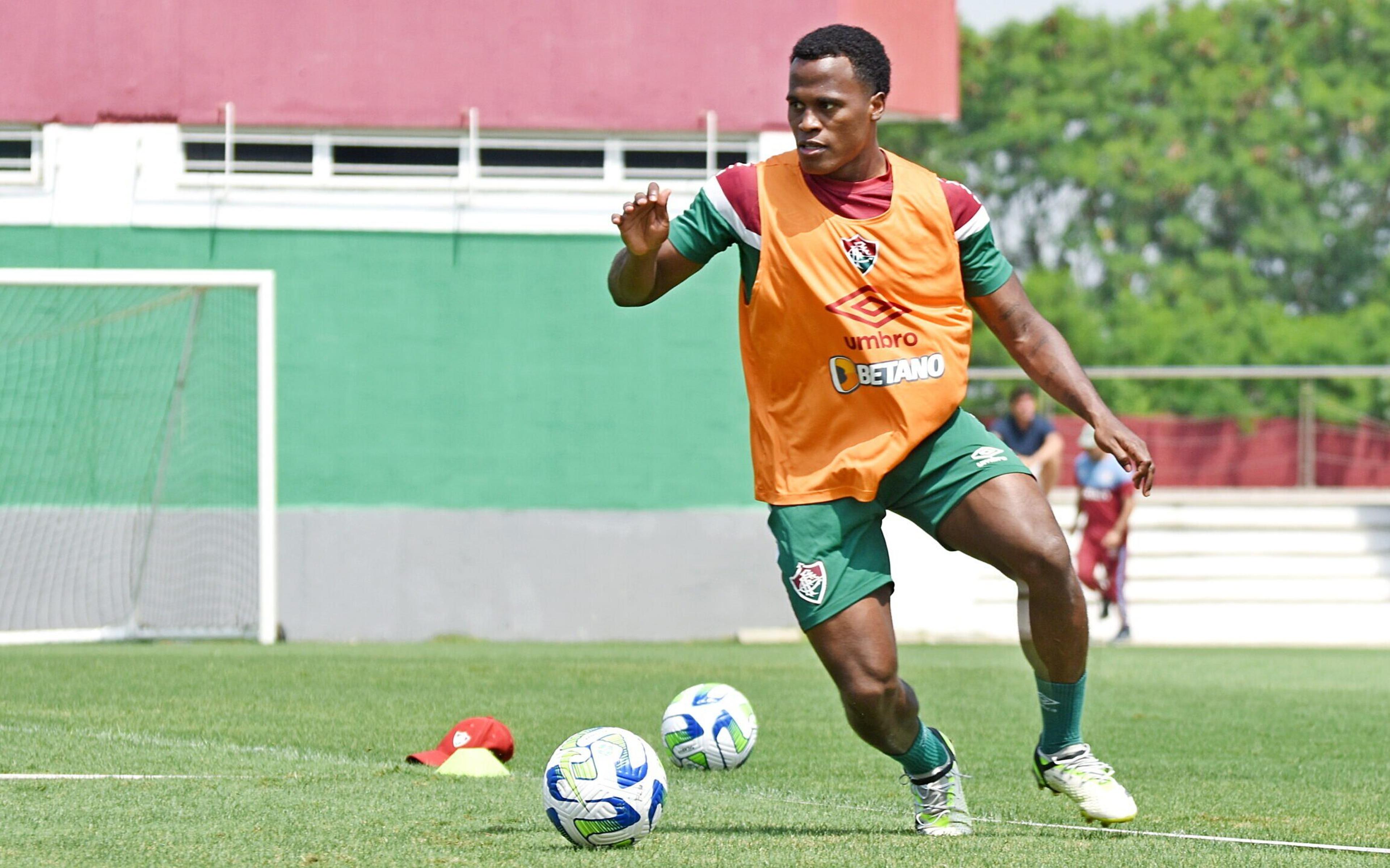 Jhon Arias e Ganso treinam em reapresentação do Fluminense às vésperas da Libertadores