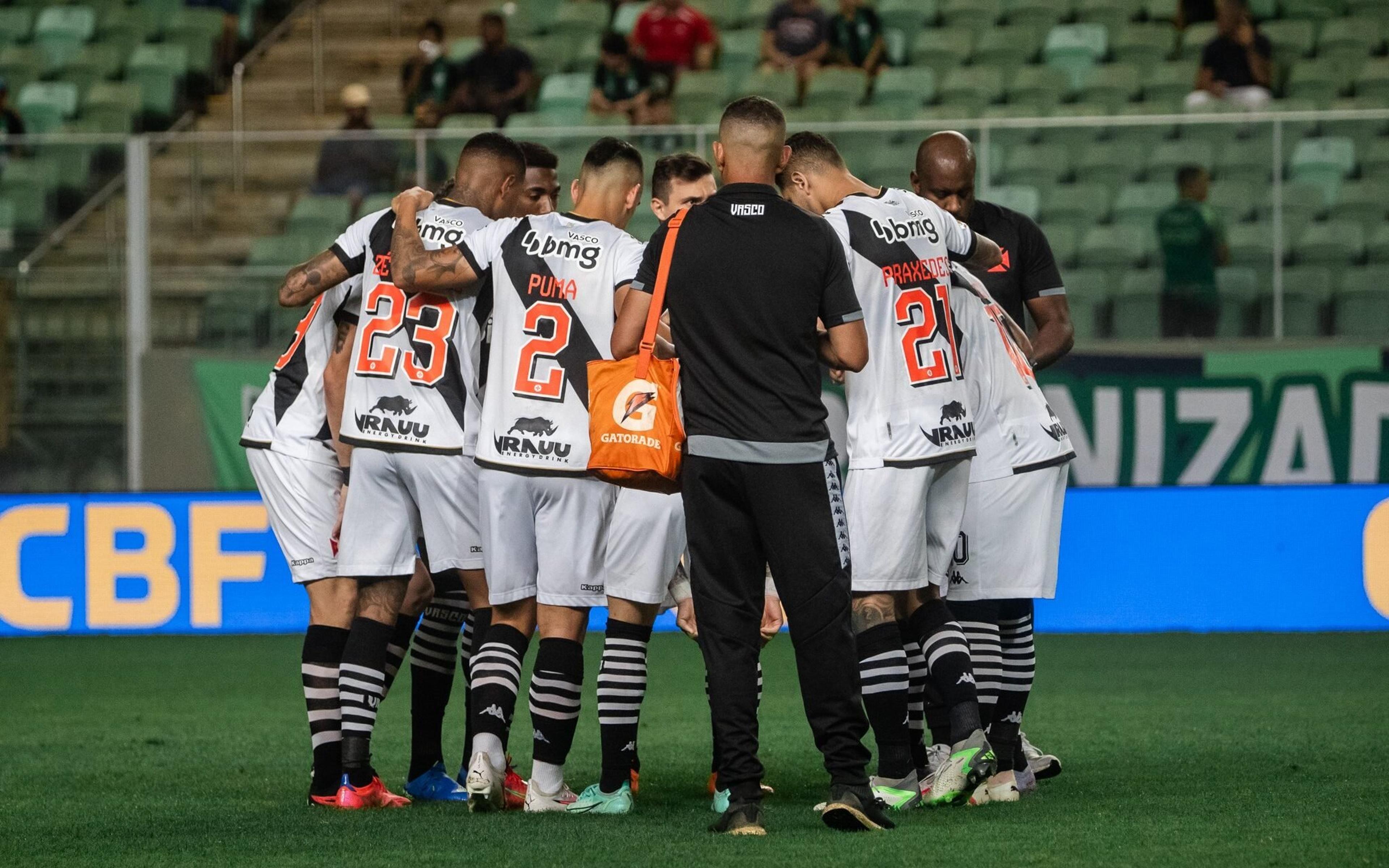 Medel, do Vasco, viraliza em comemoração após vitória no Brasileirão: ‘Saímos dessa m****’