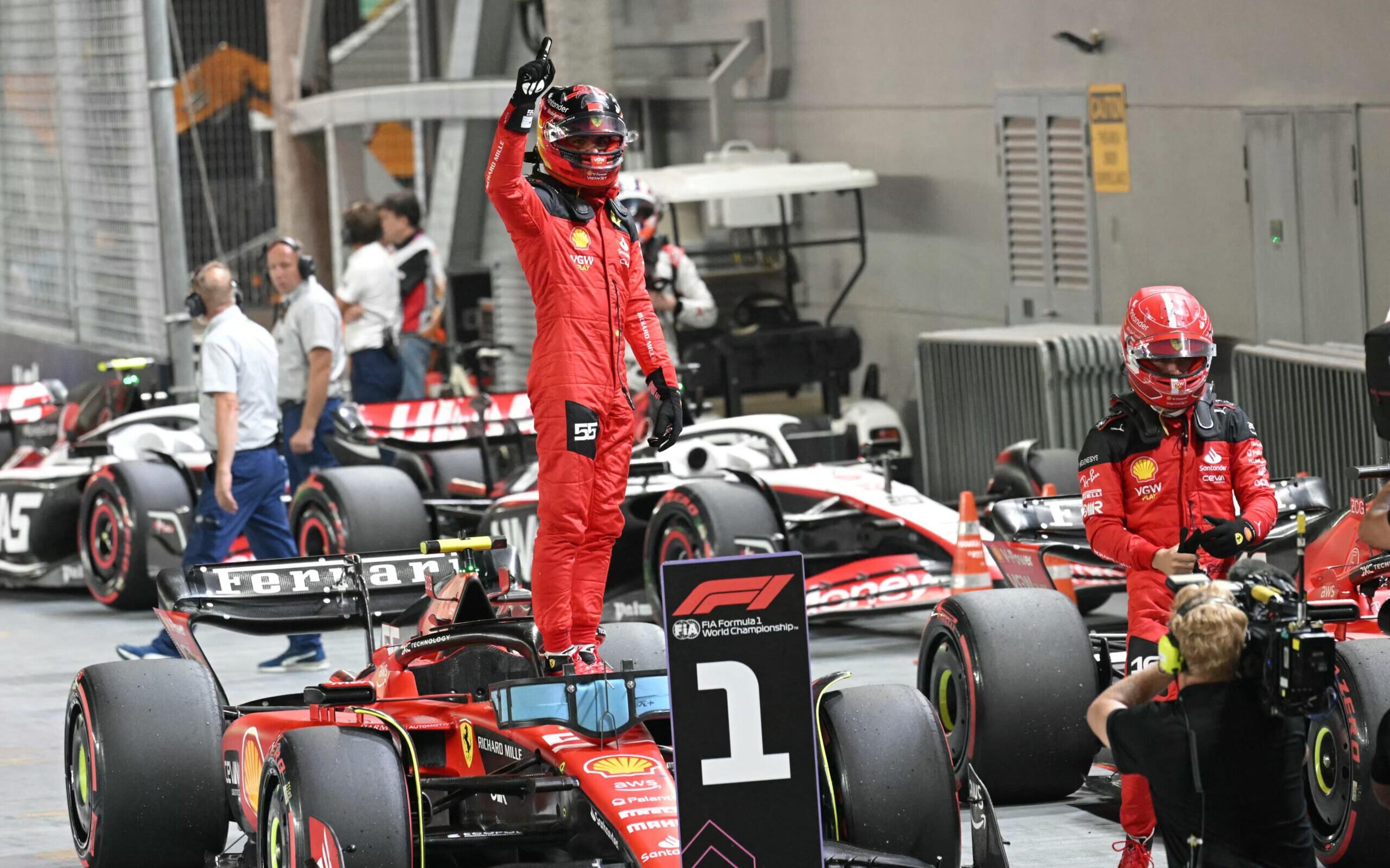 Fórmula 1: Verstappen cai no Q2, e Sainz garante a pole position em Singapura