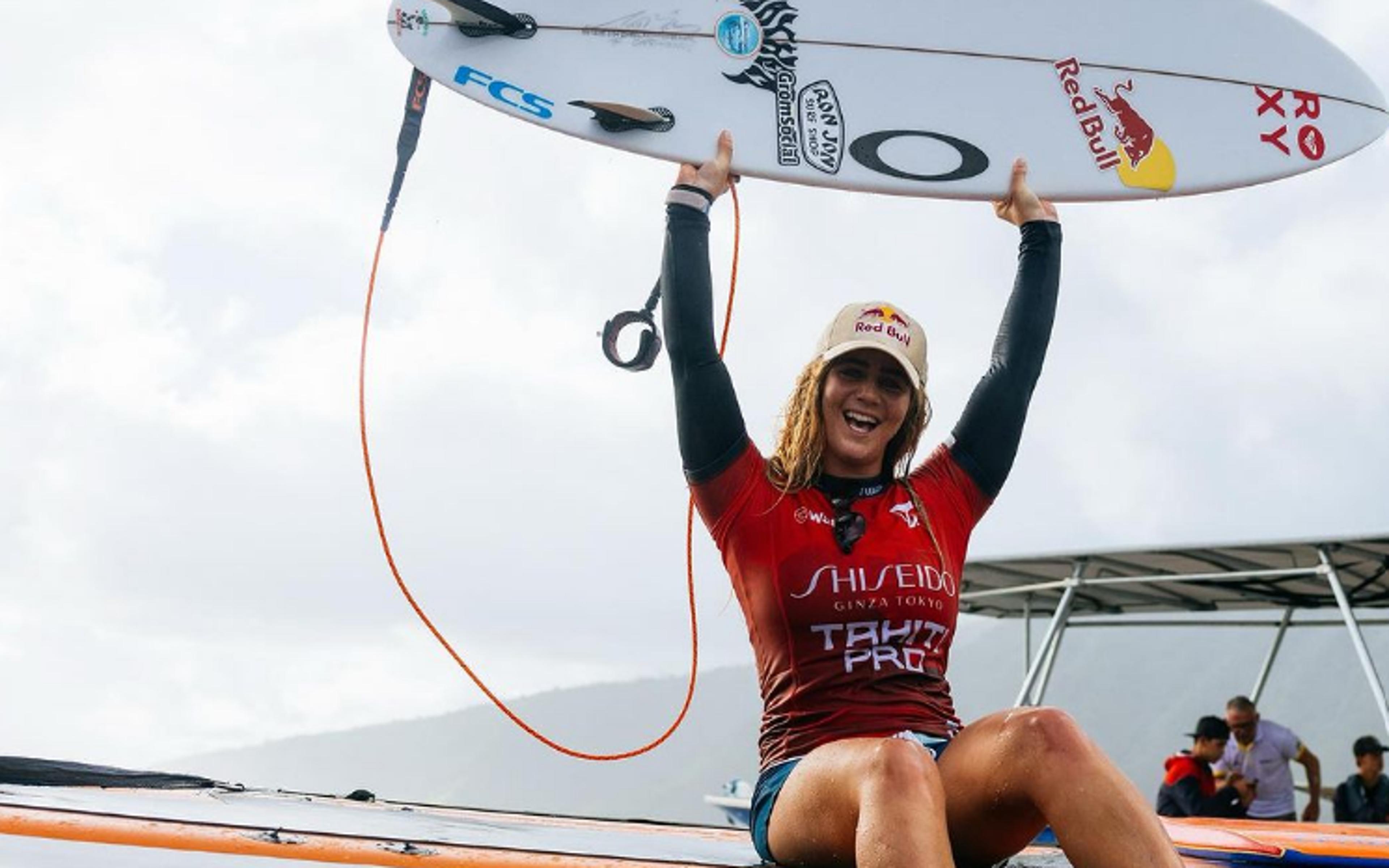 Caroline Marks supera pentacampeã e conquista título inédito do Mundial de Surfe