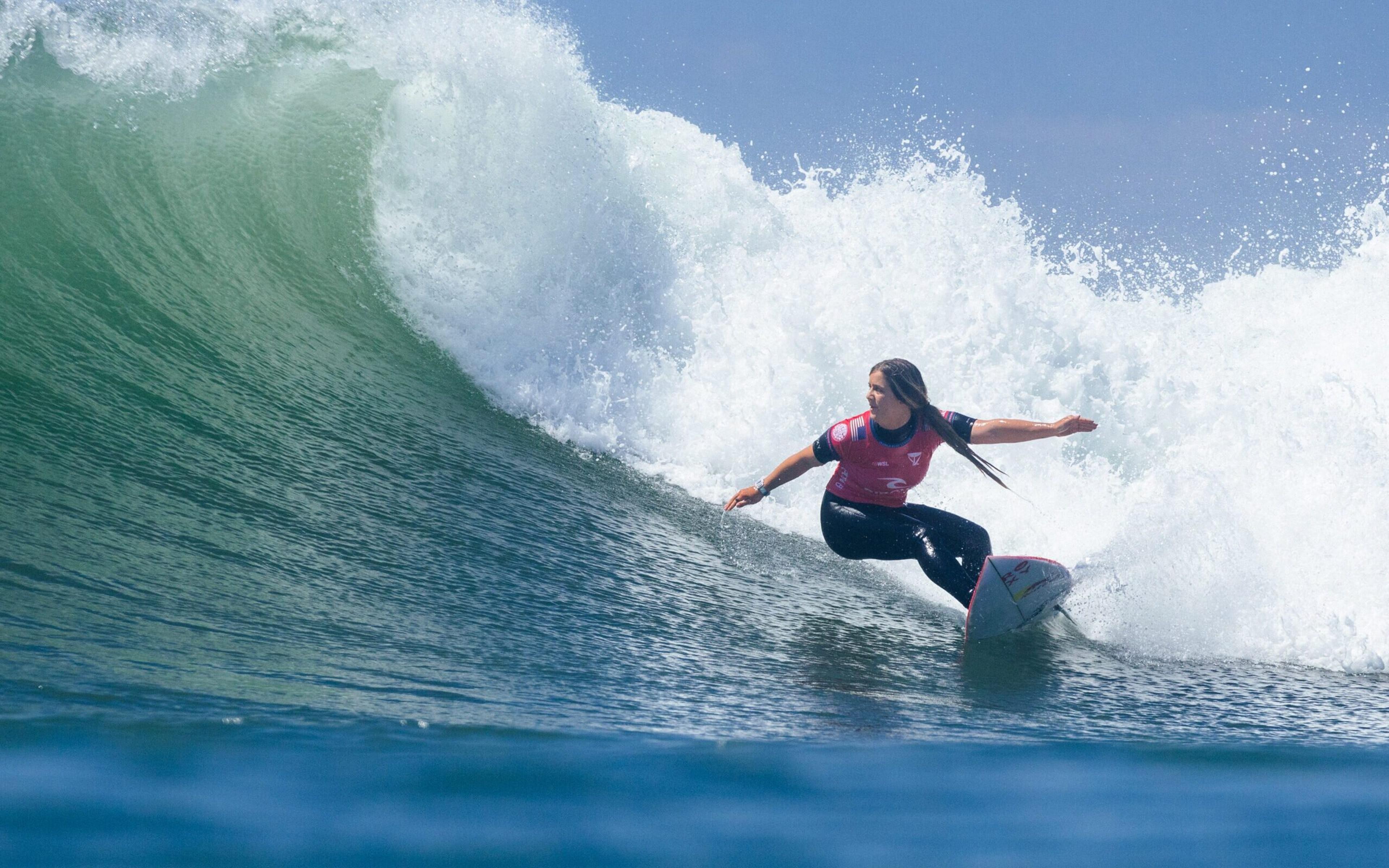 Campeã mundial, Caroline Marks precisou tirar um tempo do surfe: ‘Duvidei de mim mesma’