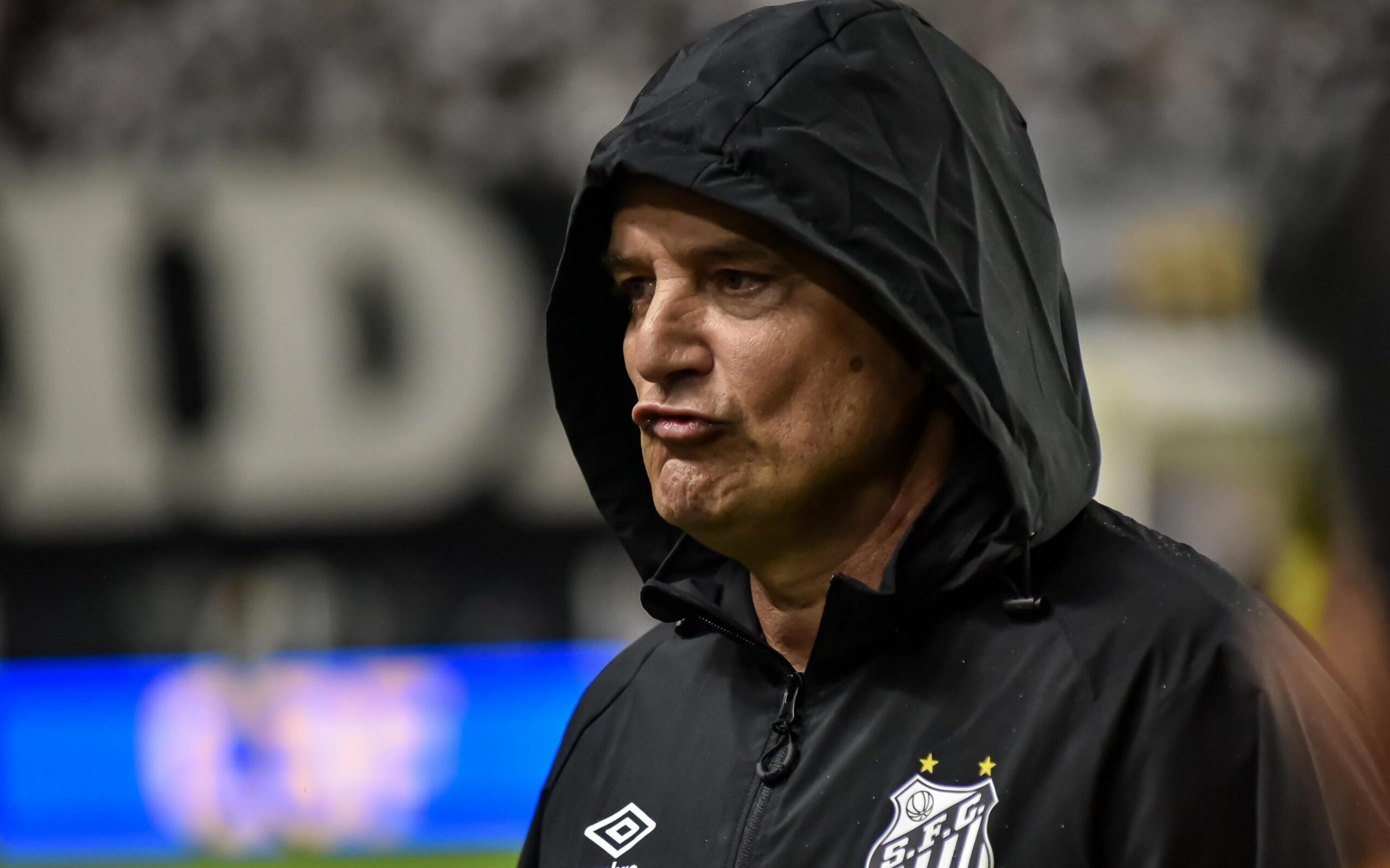 Santos terá reunião para discutir demissão do técnico Diego Aguirre