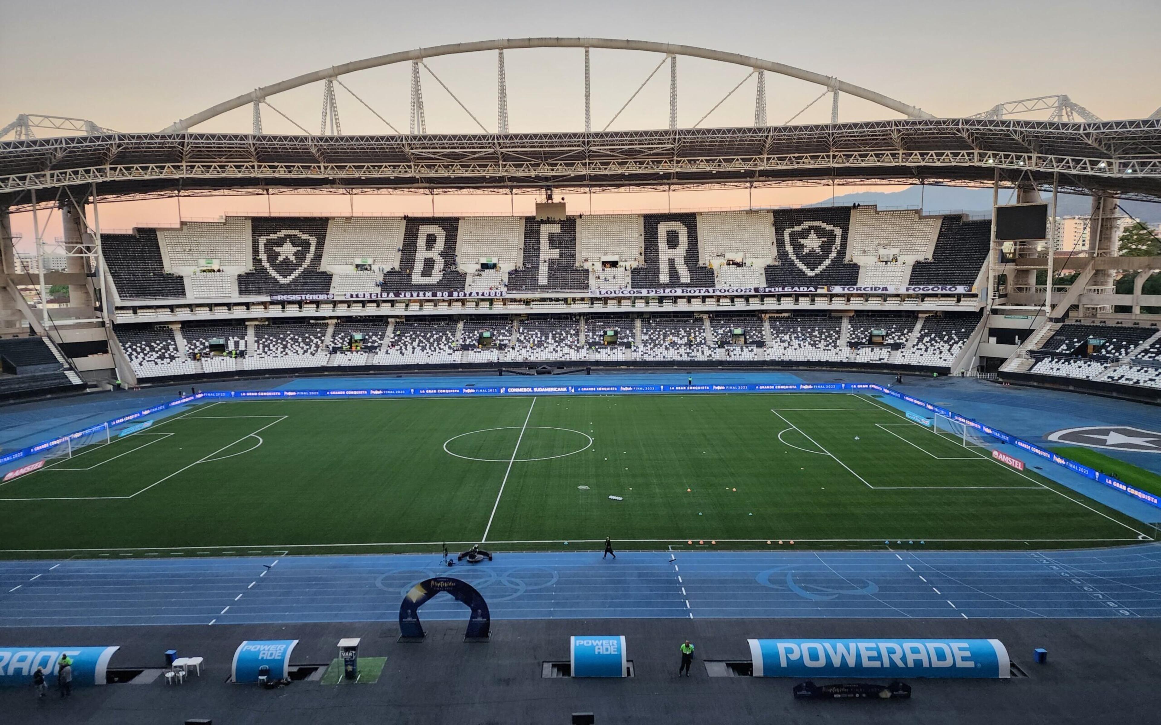 Botafogo sela acordo definitivo com empresa para comercialização de placas publicitárias em jogos da equipe