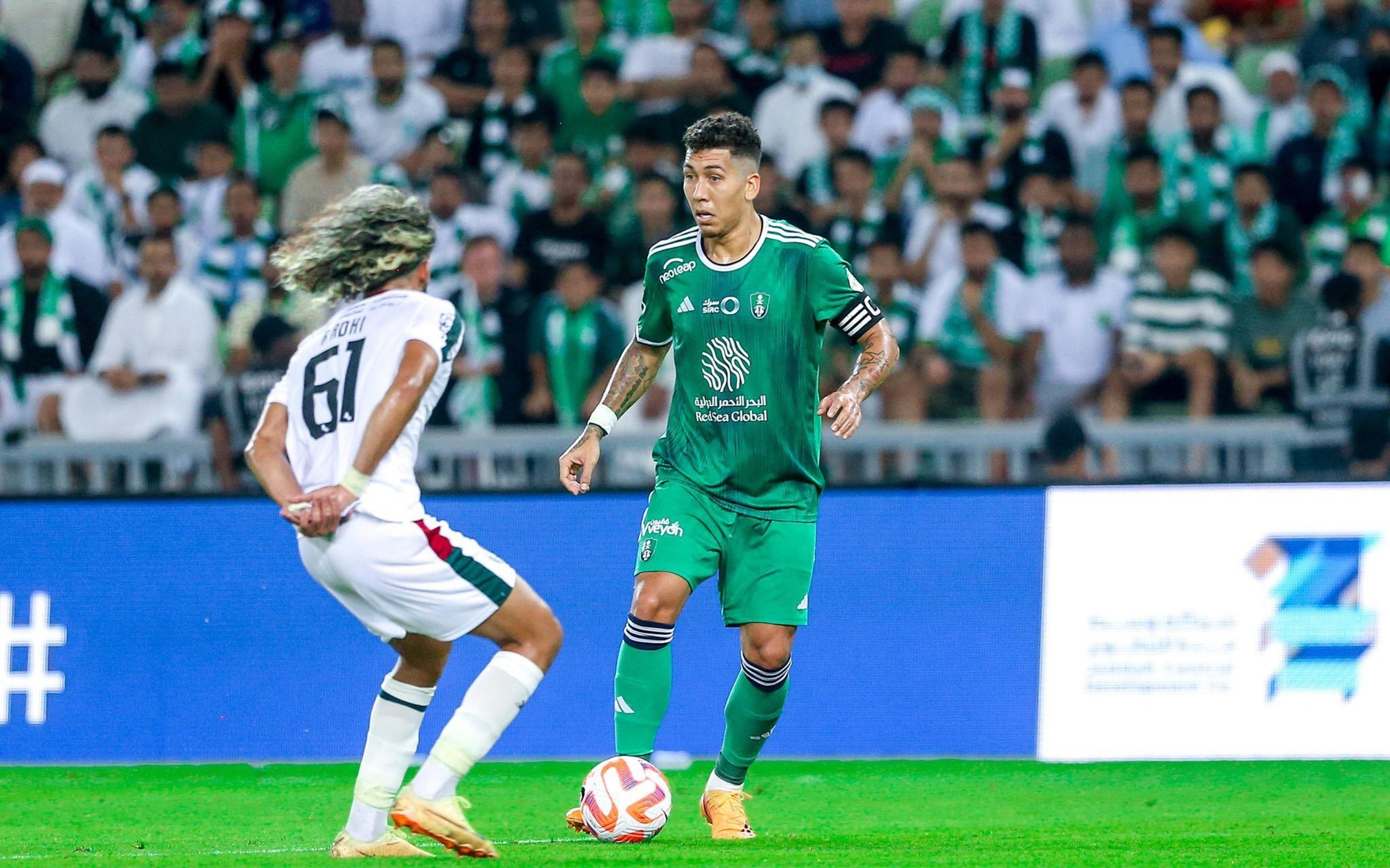 No reencontro de ídolos do Liverpool, Al-Ahli de Firmino empata com Al-Ettifaq de Henderson: o resumo do dia no Campeonato Saudita