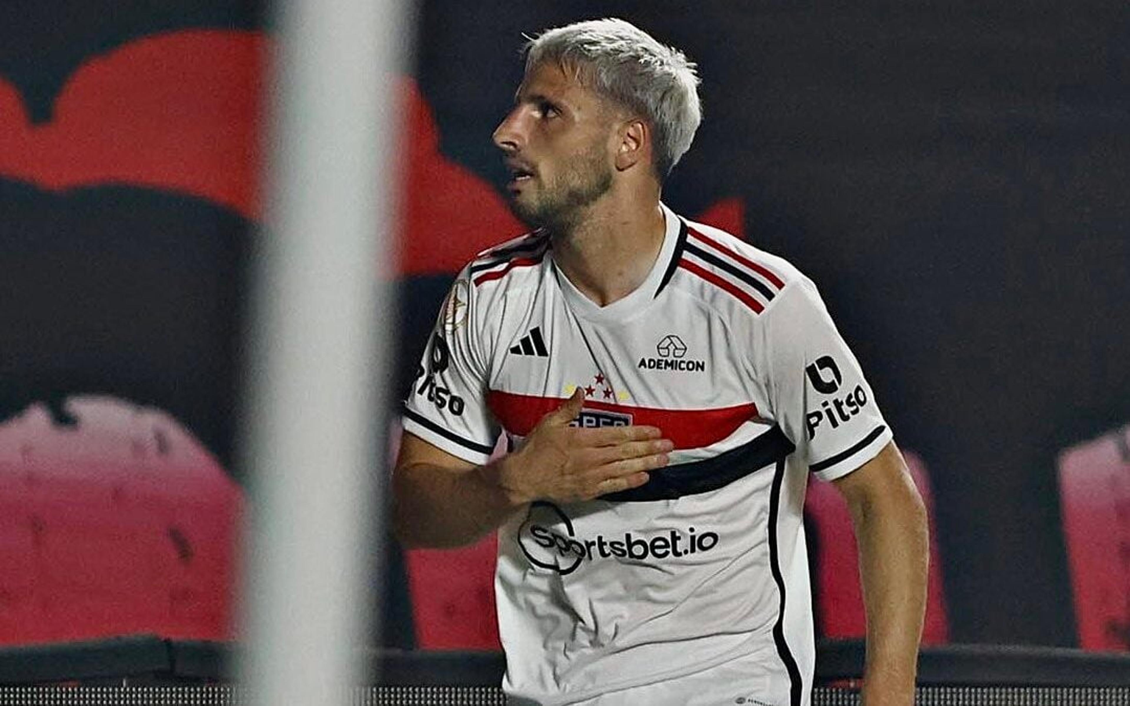 Responsável pela vitória do São Paulo, Calleri revela quando deve operar