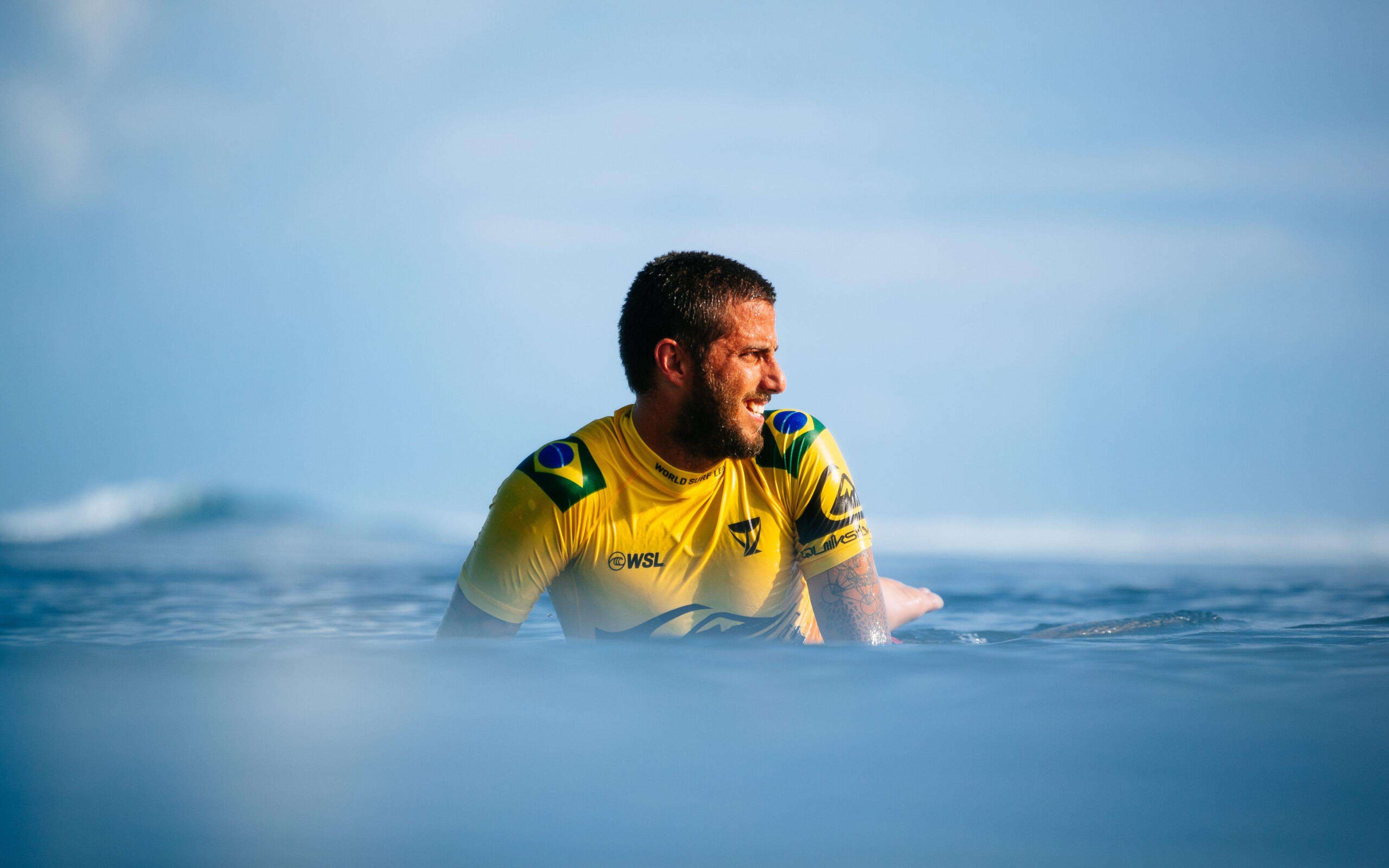 Filipe Toledo analisa chances de igualar Medina em títulos na WSL: ‘Quero deixar um legado’