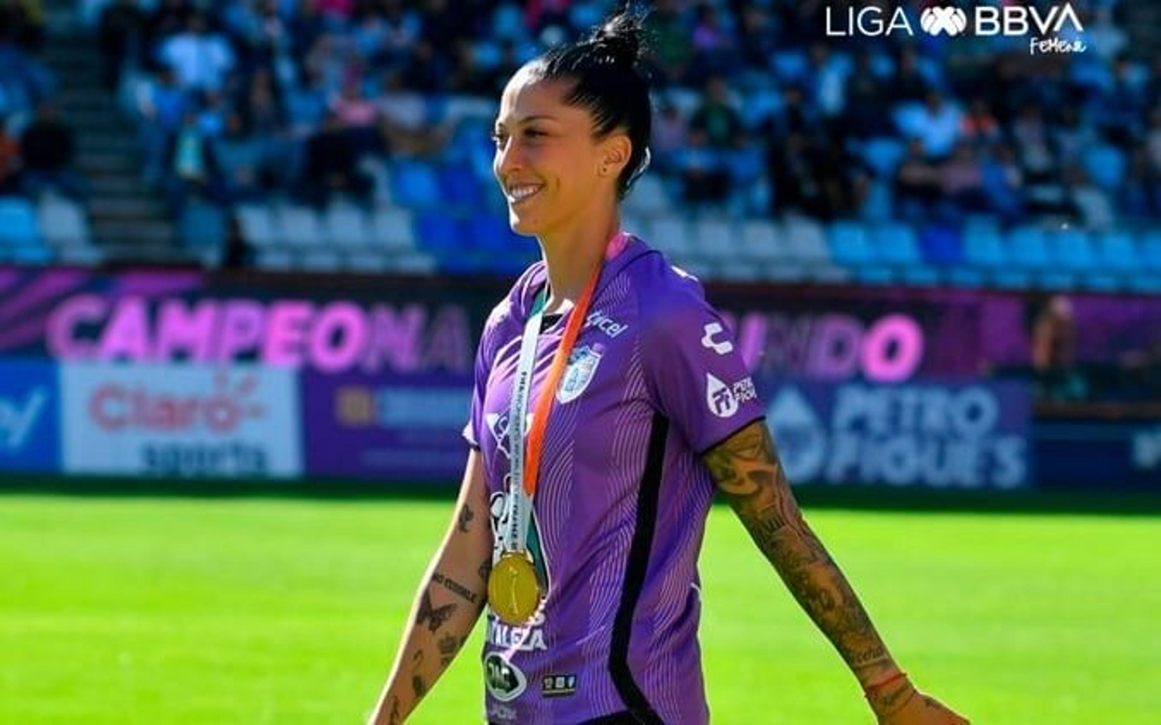 Vídeo: Jenni Hermoso é homenageada em jogo pela Liga Mexicana