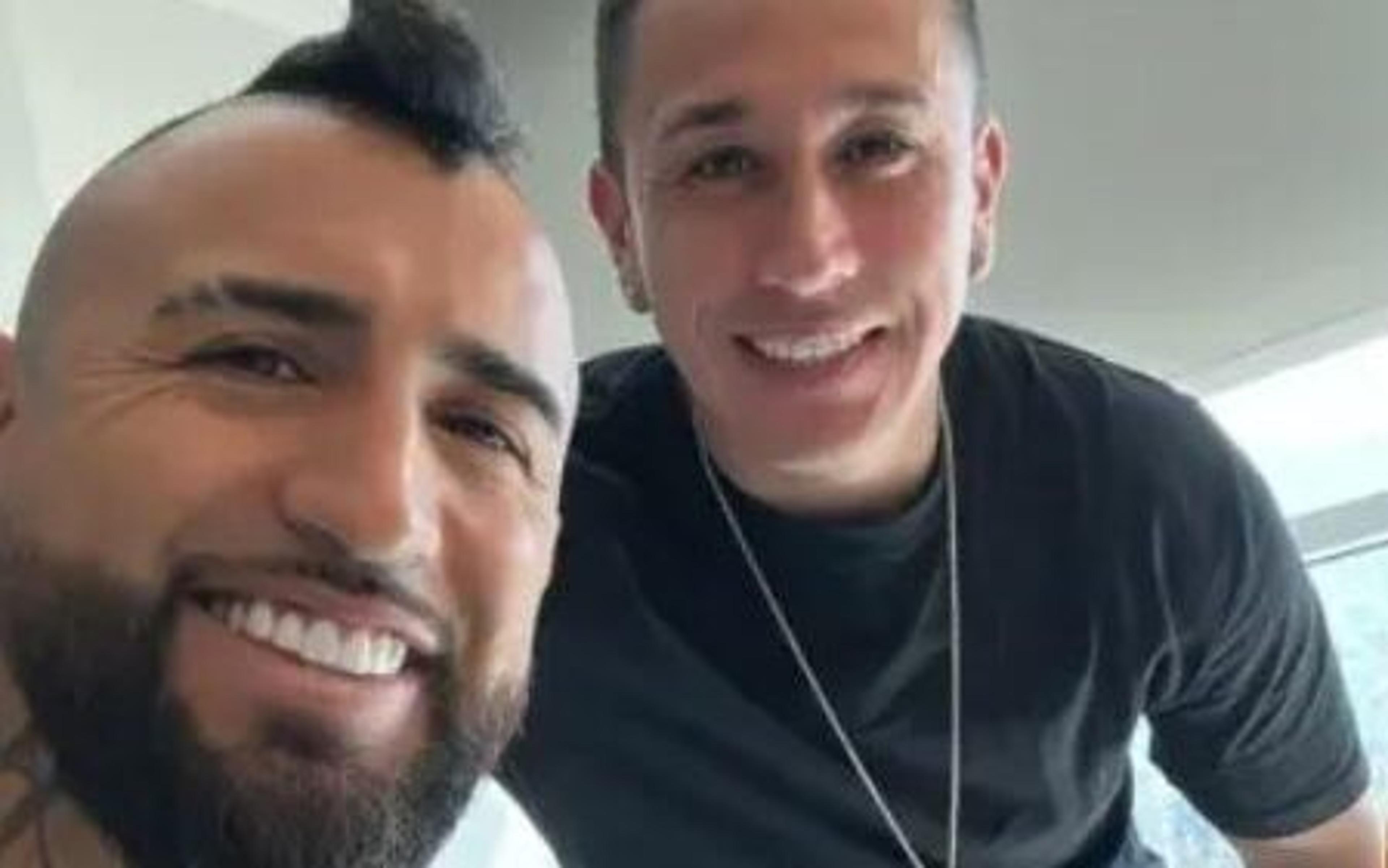 Vidal ganha presente inusitado no hospital