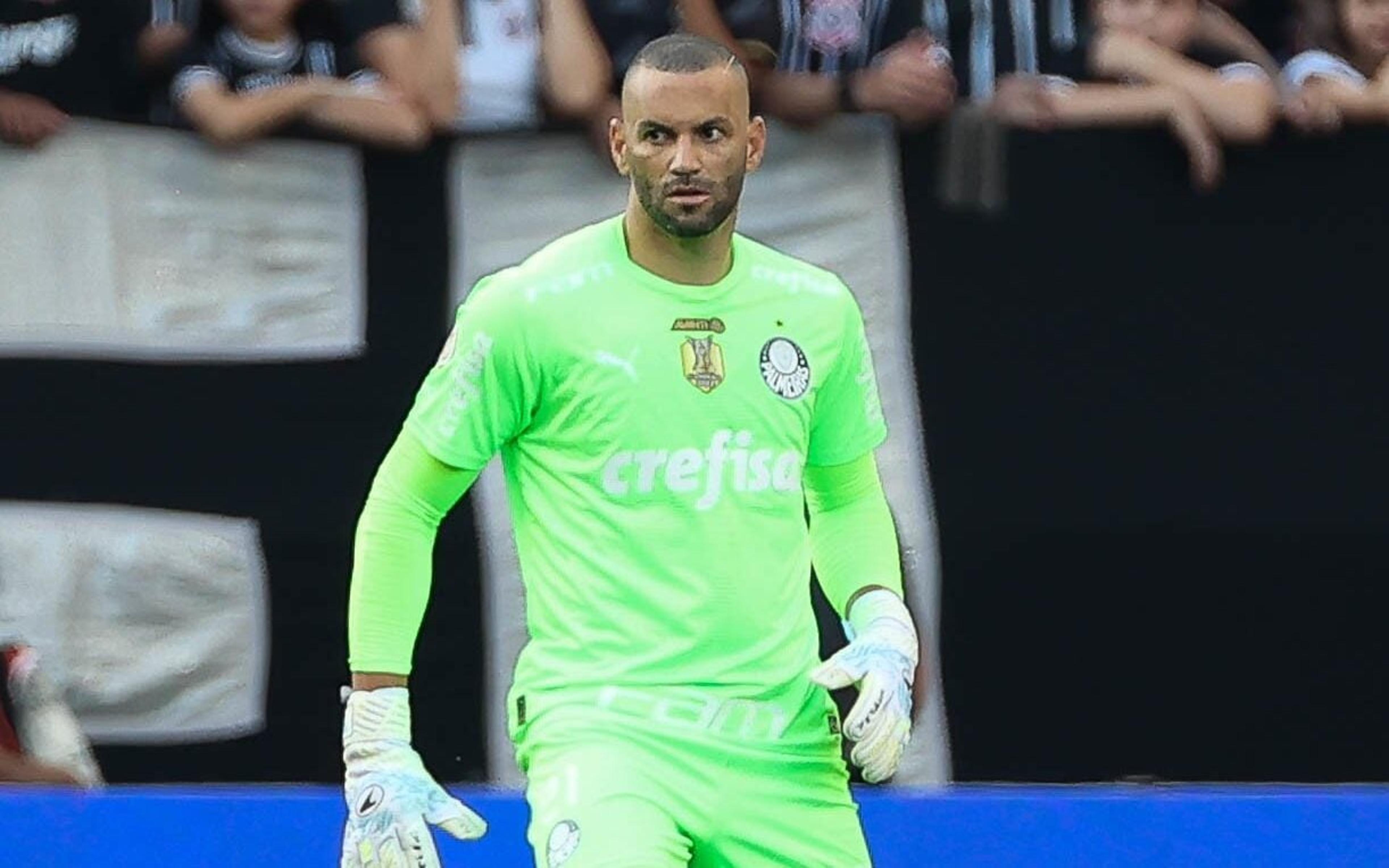 Weverton ataca arbitragem de Daronco em Palmeiras x Corinthians: ‘Quer aparecer’