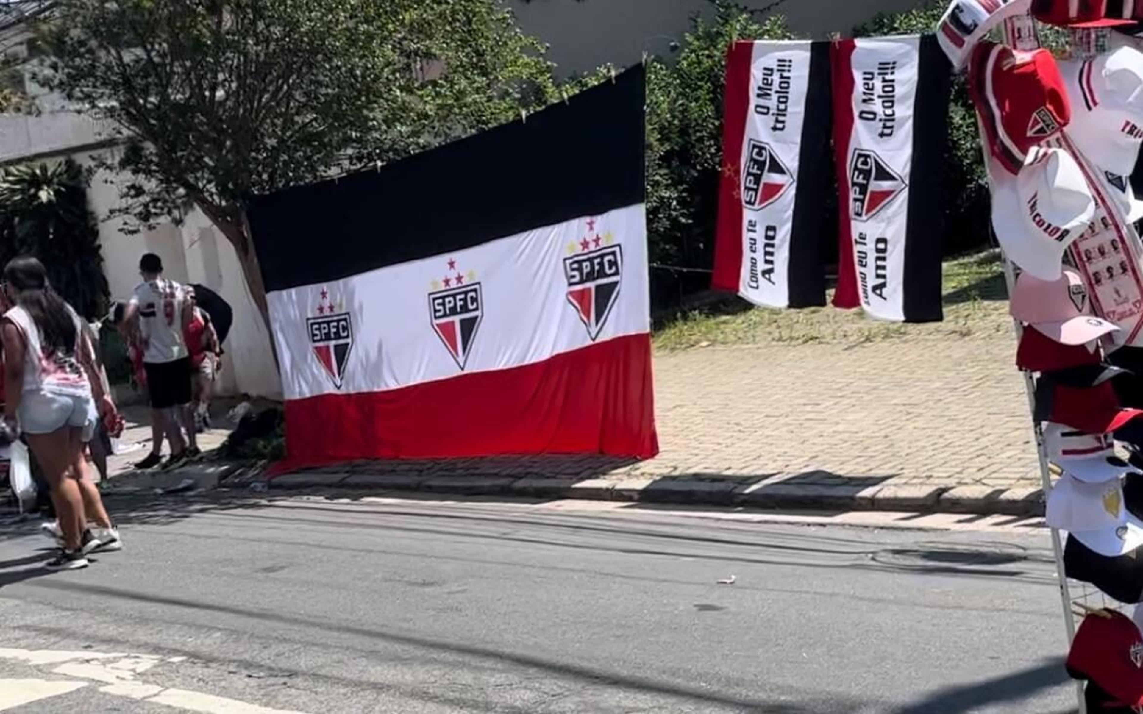 Cambistas vendem ingressos de São Paulo x Flamengo por R$ 2 mil