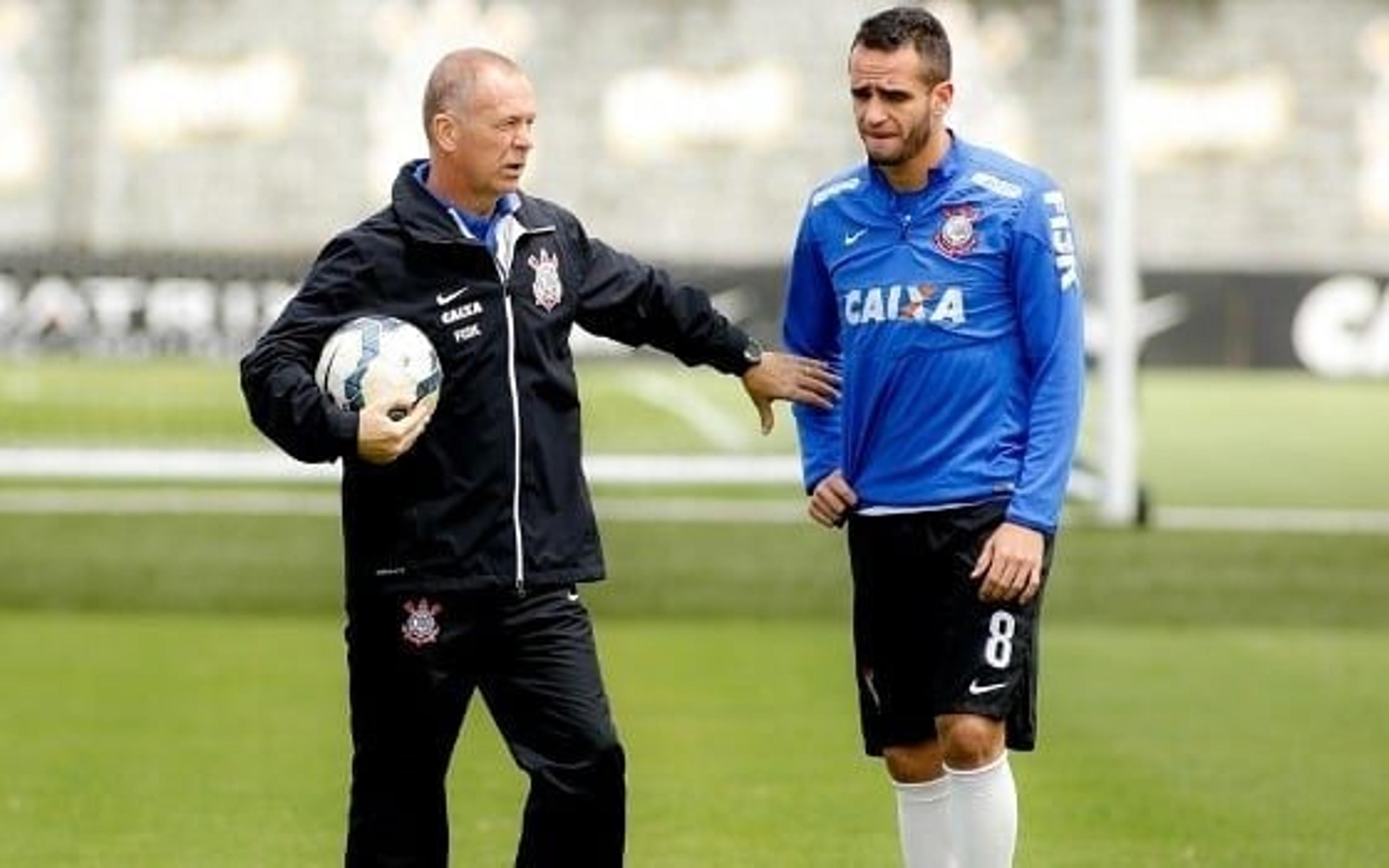 Corinthians tem oito jogadores que já foram comandados por Mano Menezes