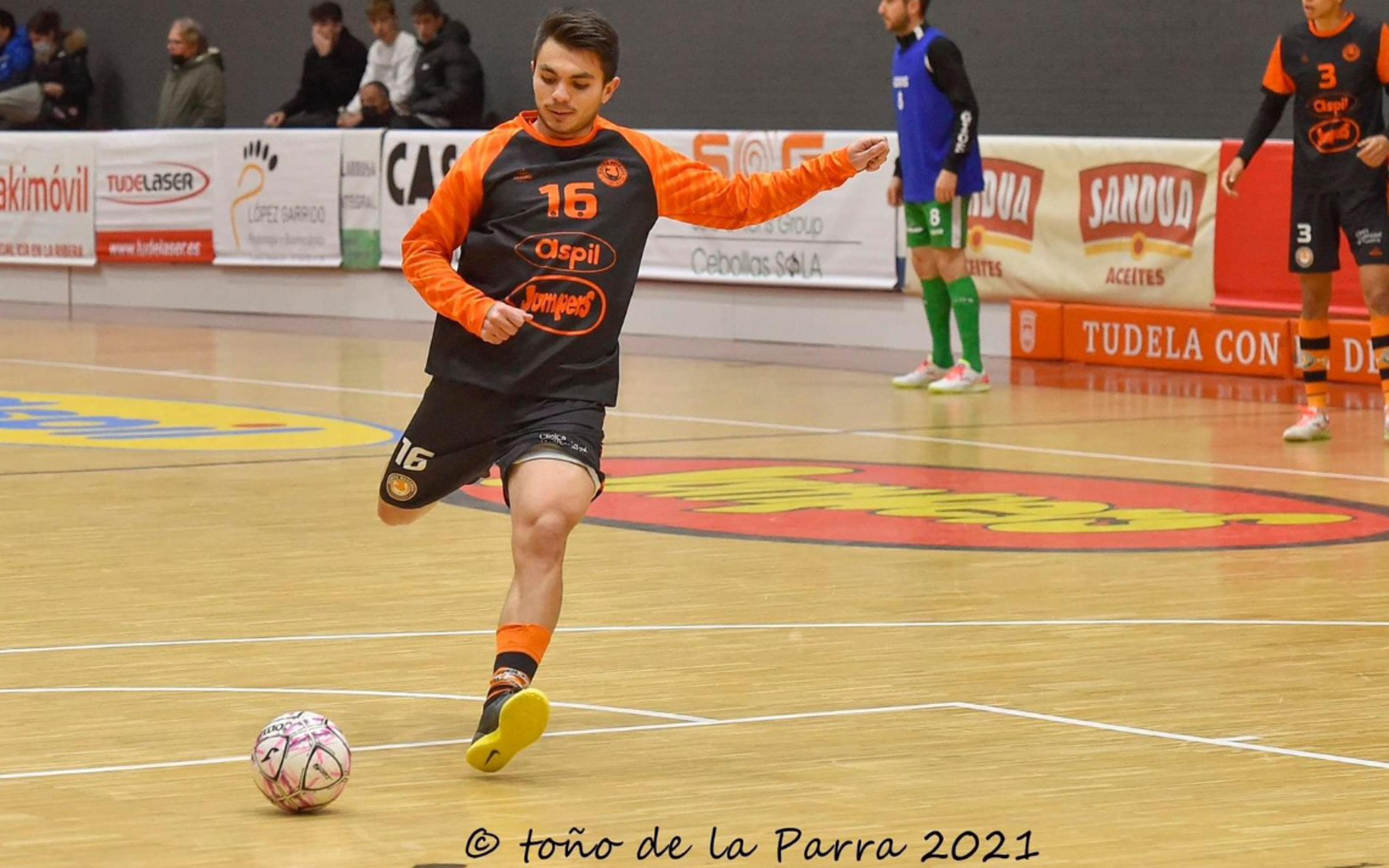 Kadinho retorna ao futsal espanhol após passagem pela Arábia