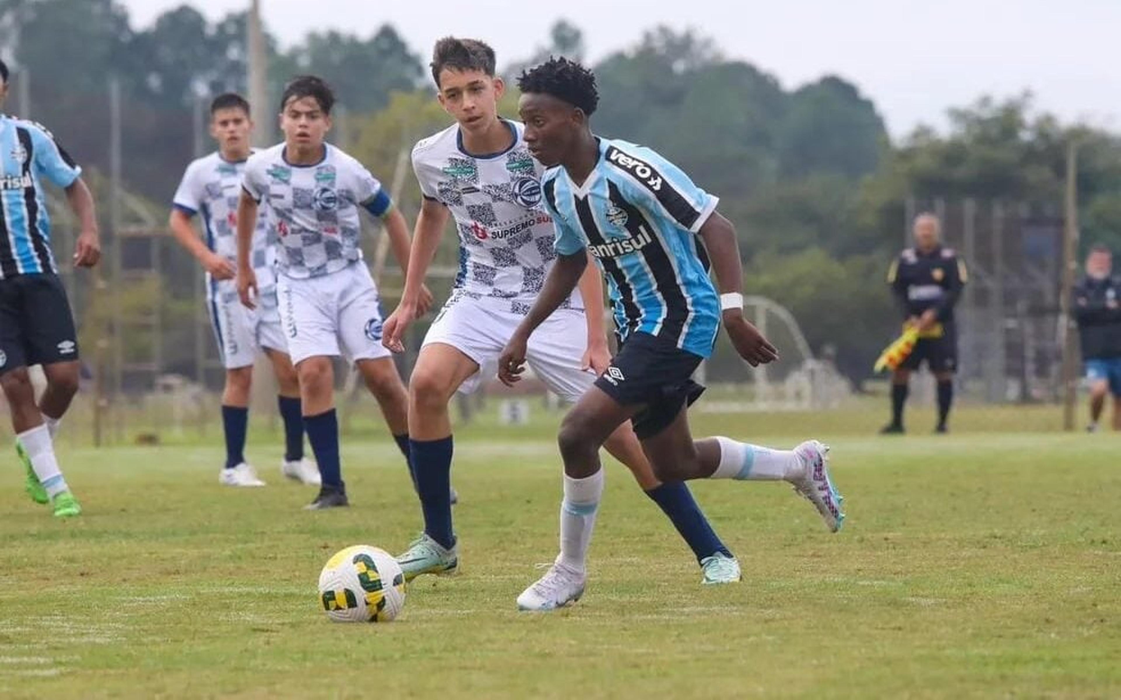 Grêmio se blinda de assédio e faz acordo com jovem de 15 anos