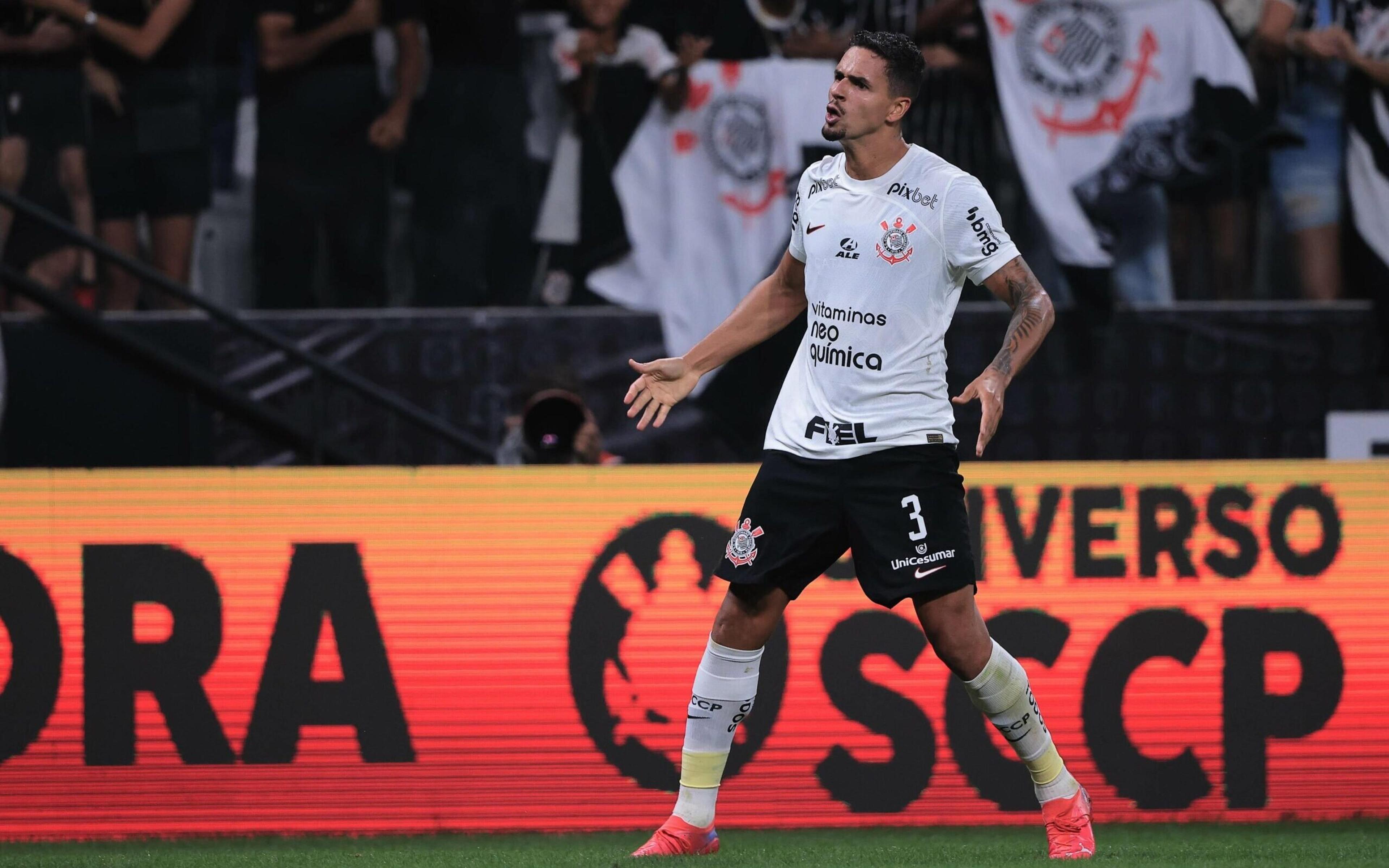 Veríssimo lamenta gols sofridos pelo Corinthians em empate eletrizante com o Grêmio: ‘Não pode acontecer’