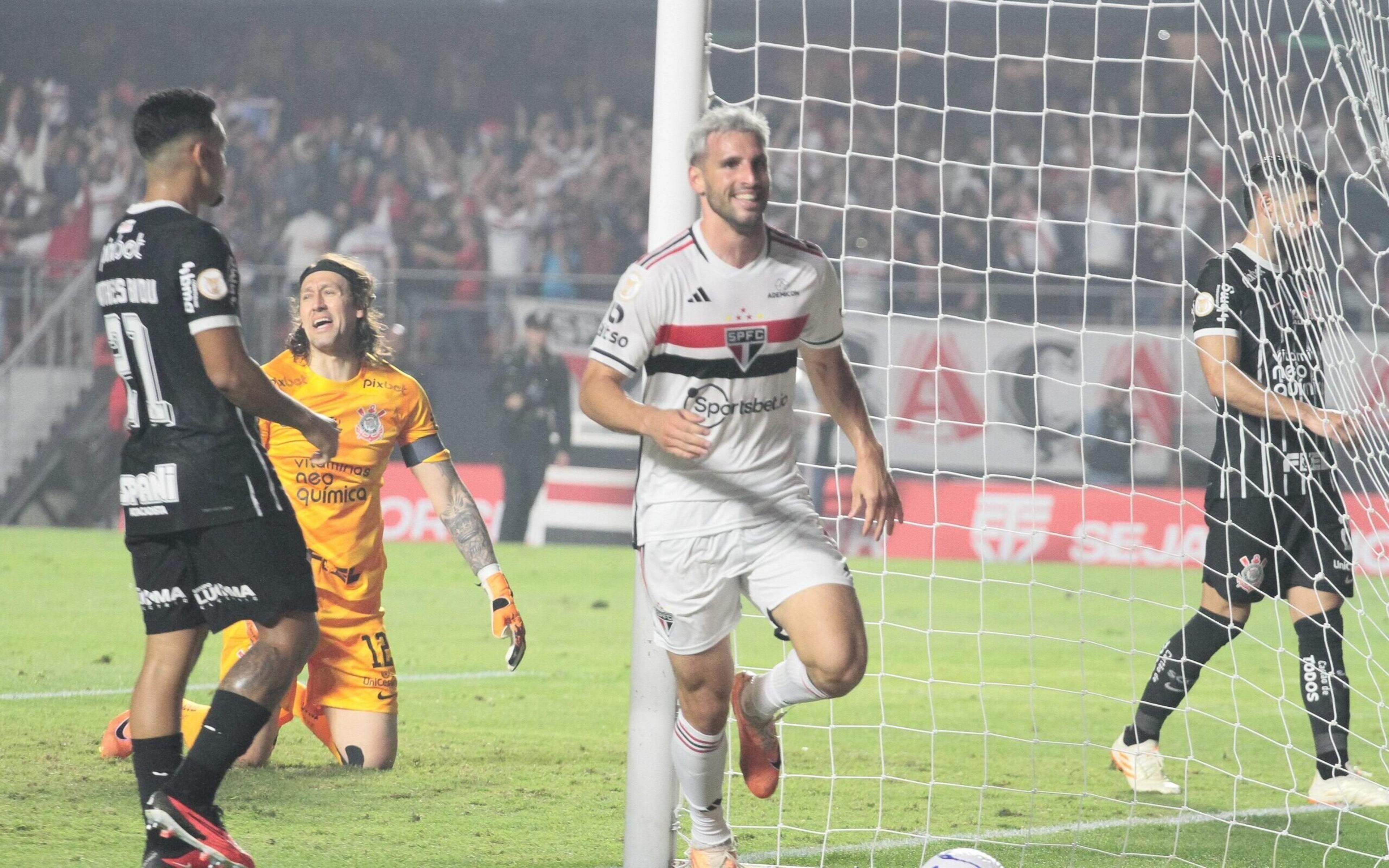 Toca no Calleri! Com dois gols, argentino é decisivo e garante virada do São Paulo no clássico contra o Corinthians pelo Brasileirão