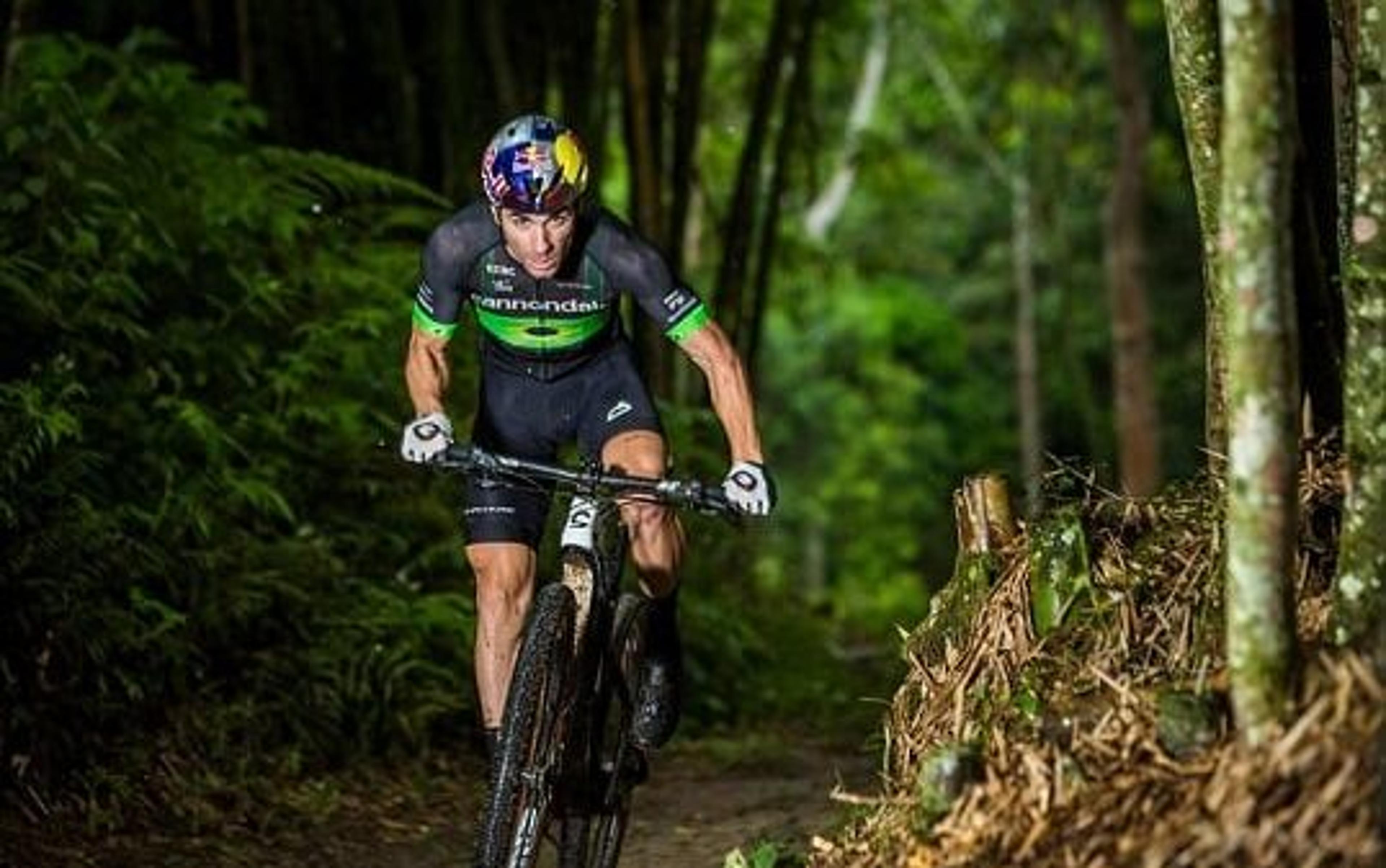 Henrique Avancini disputa a última competição internacional de ciclismo da carreira