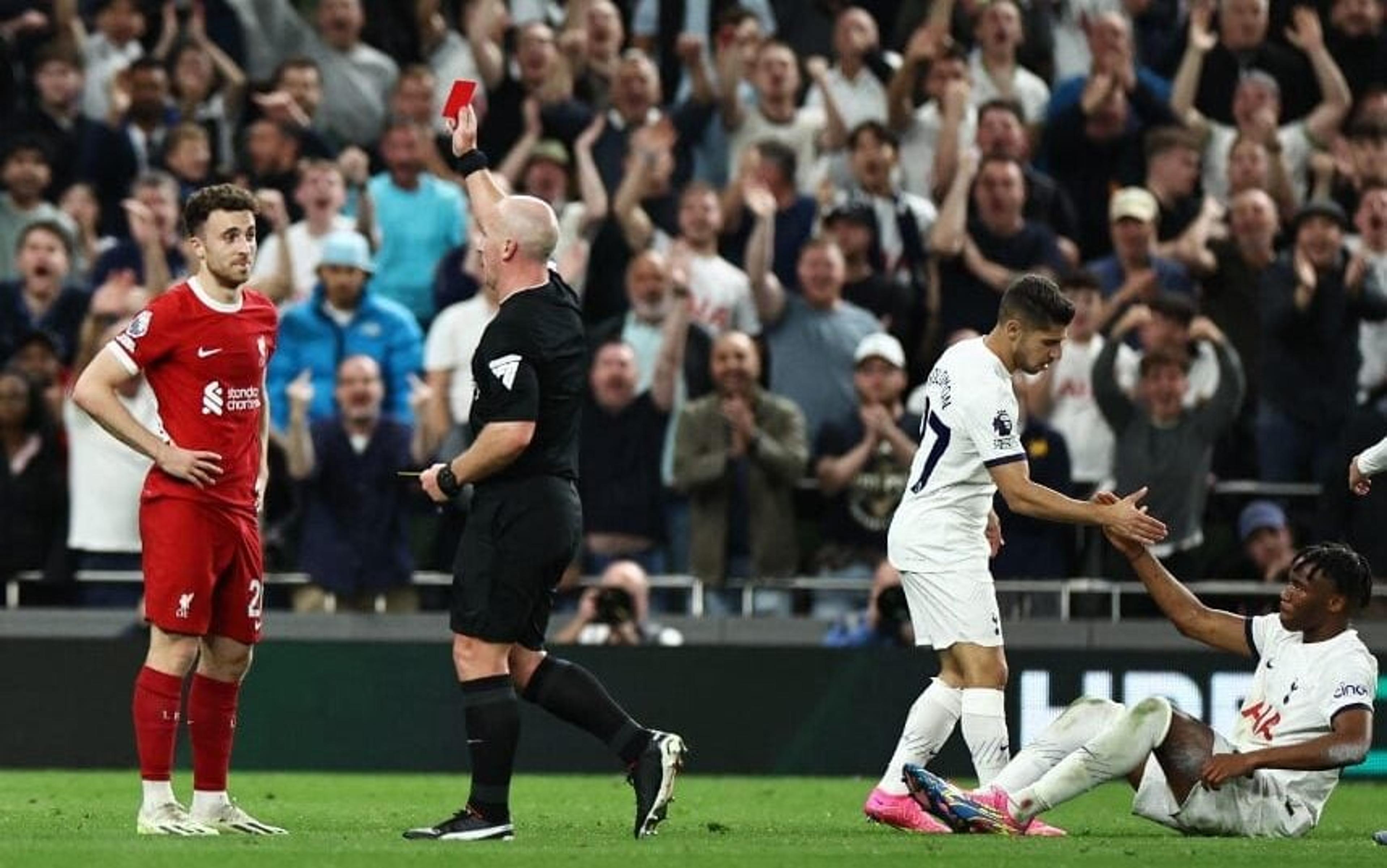 Erro no VAR em Tottenham x Liverpool pune dupla e escancara velhos problemas de arbitragem na Inglaterra