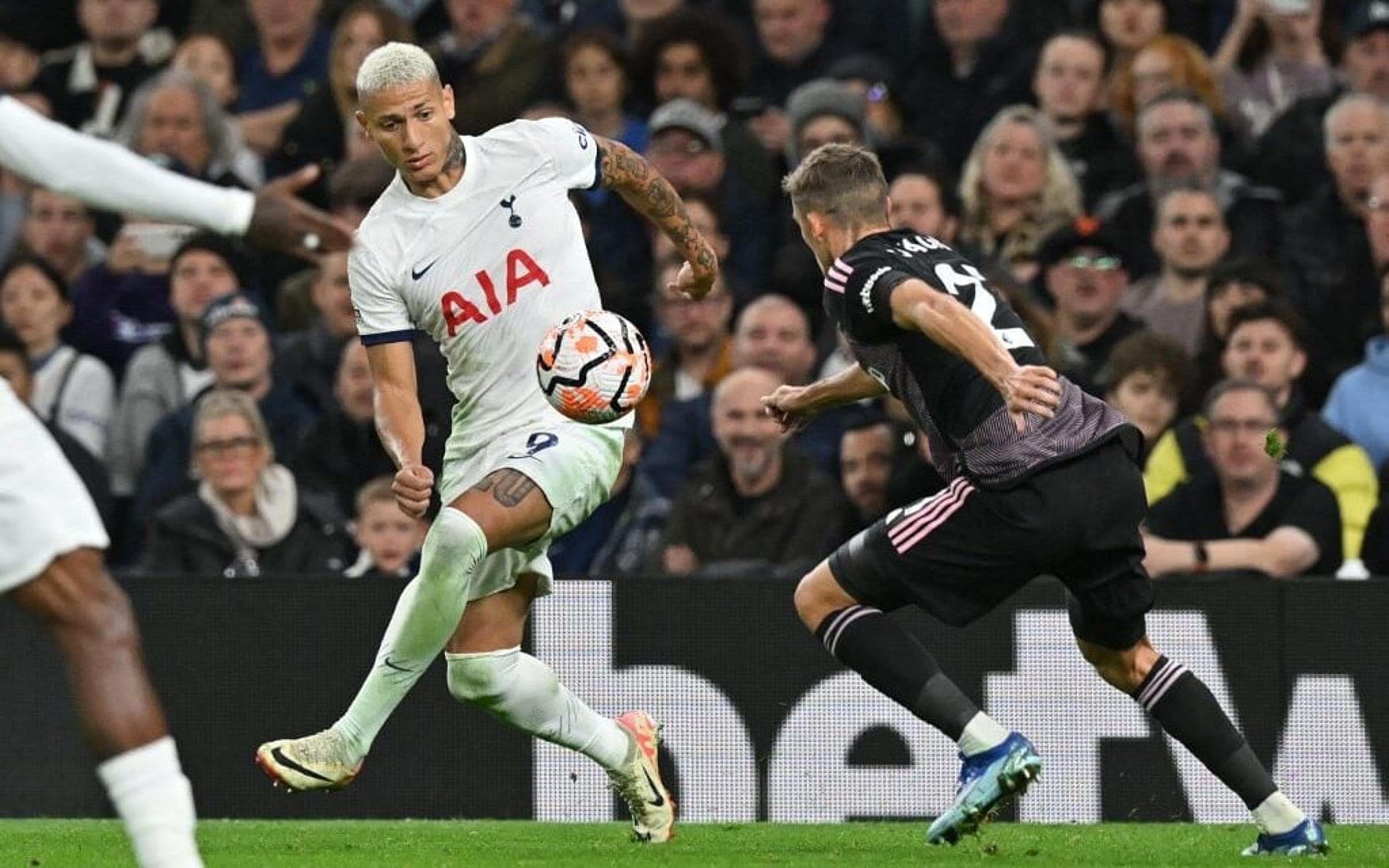 Com assistência de Richarlison, Tottenham vence Fulham e reassume liderança da Premier League