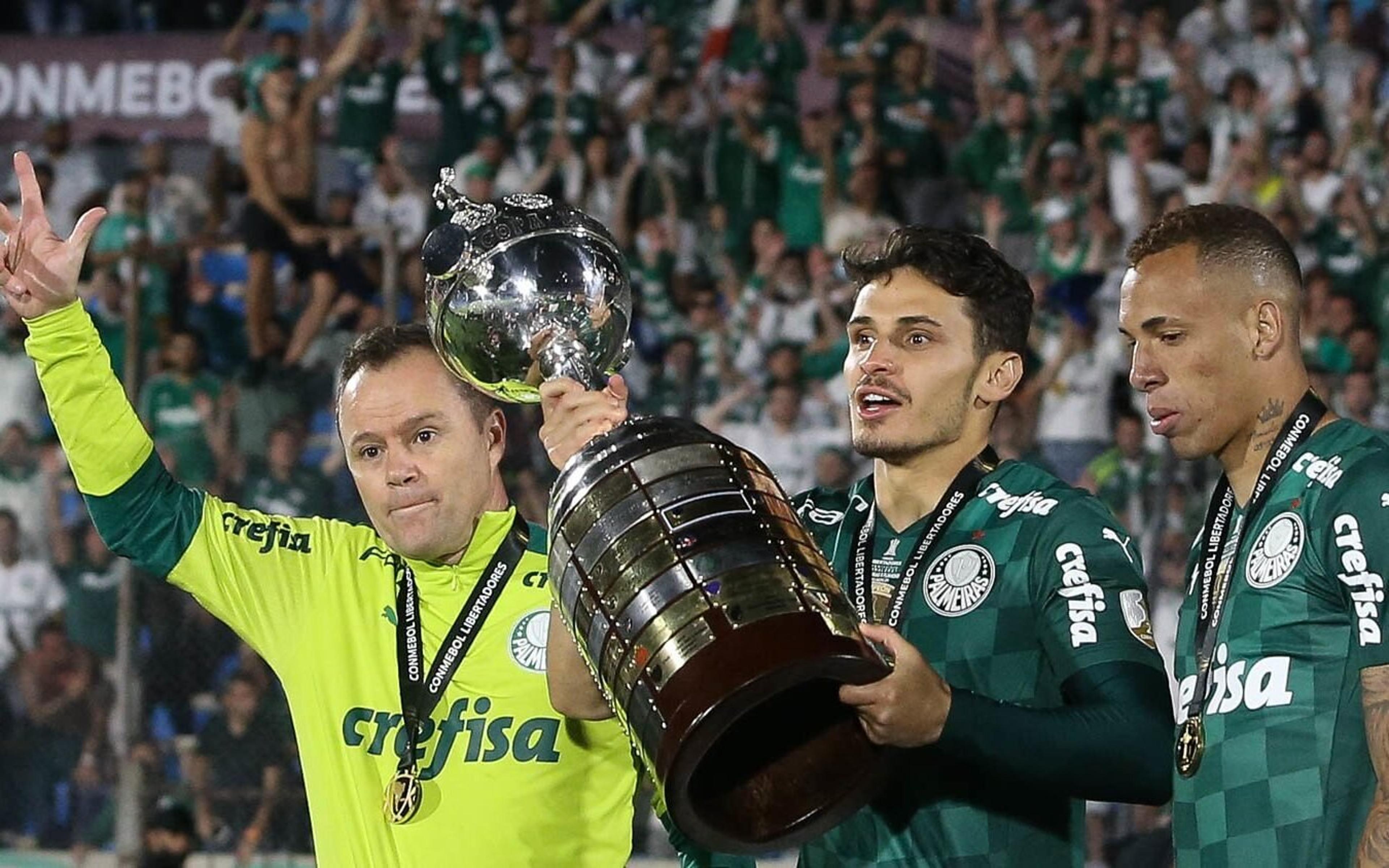 Dois anos após gol histórico no Palmeiras, Raphael Veiga volta ao Centenário de Montevidéu