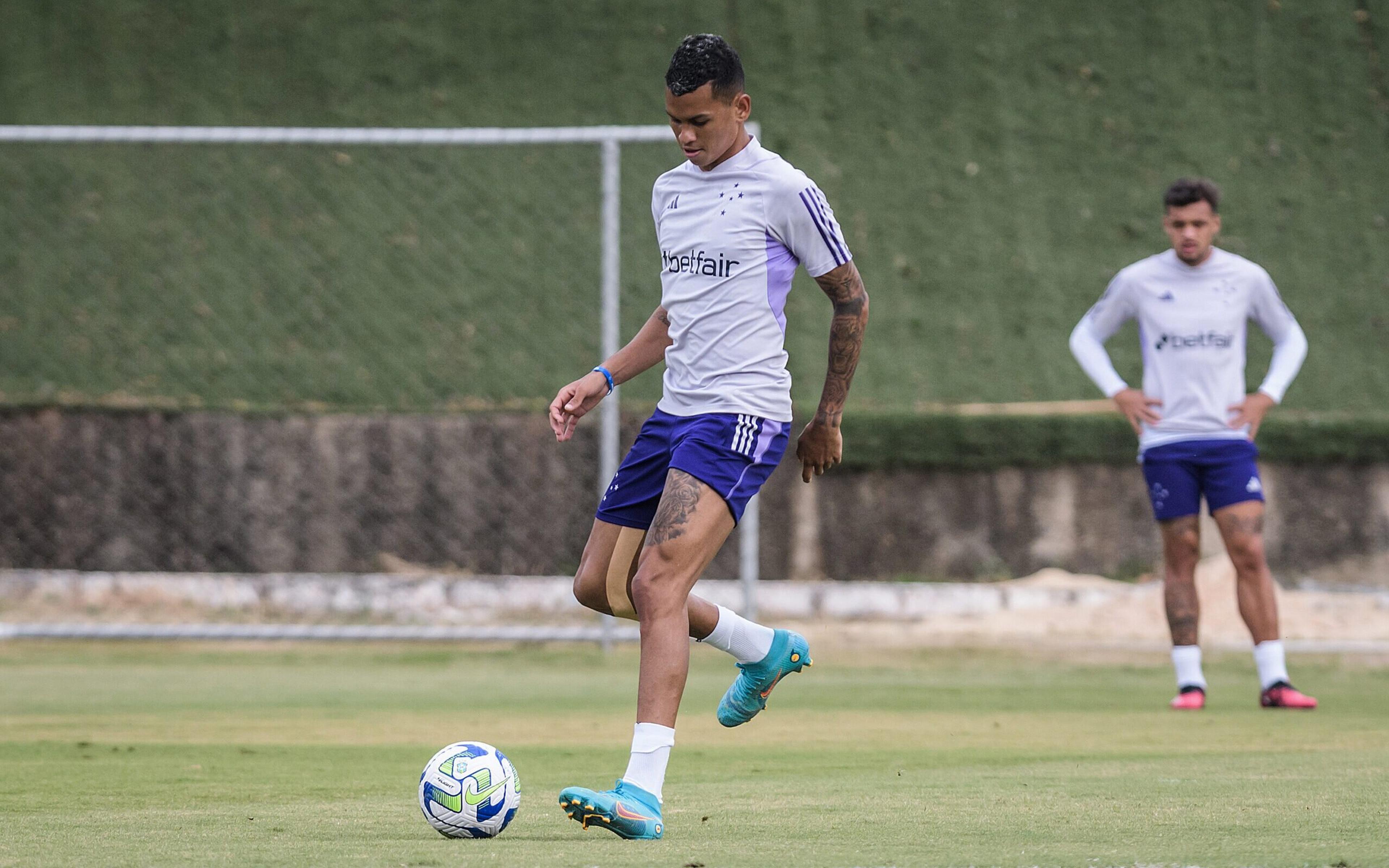 Cruzeiro: Volante será julgado no STJD; retorno de jogadores contra o Flamengo