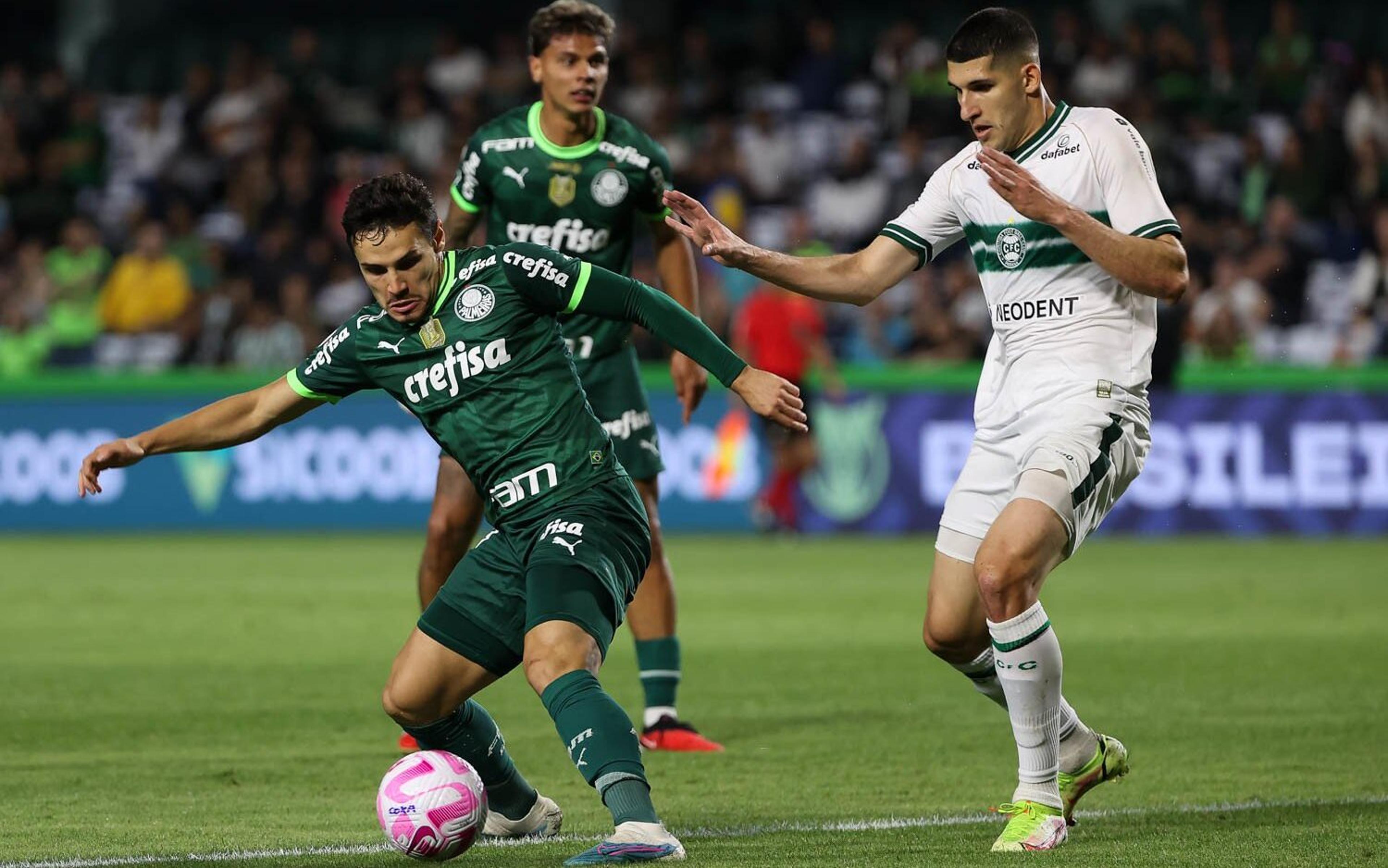 Com mais uma assistência, Veiga faz melhor temporada como garçom no Palmeiras